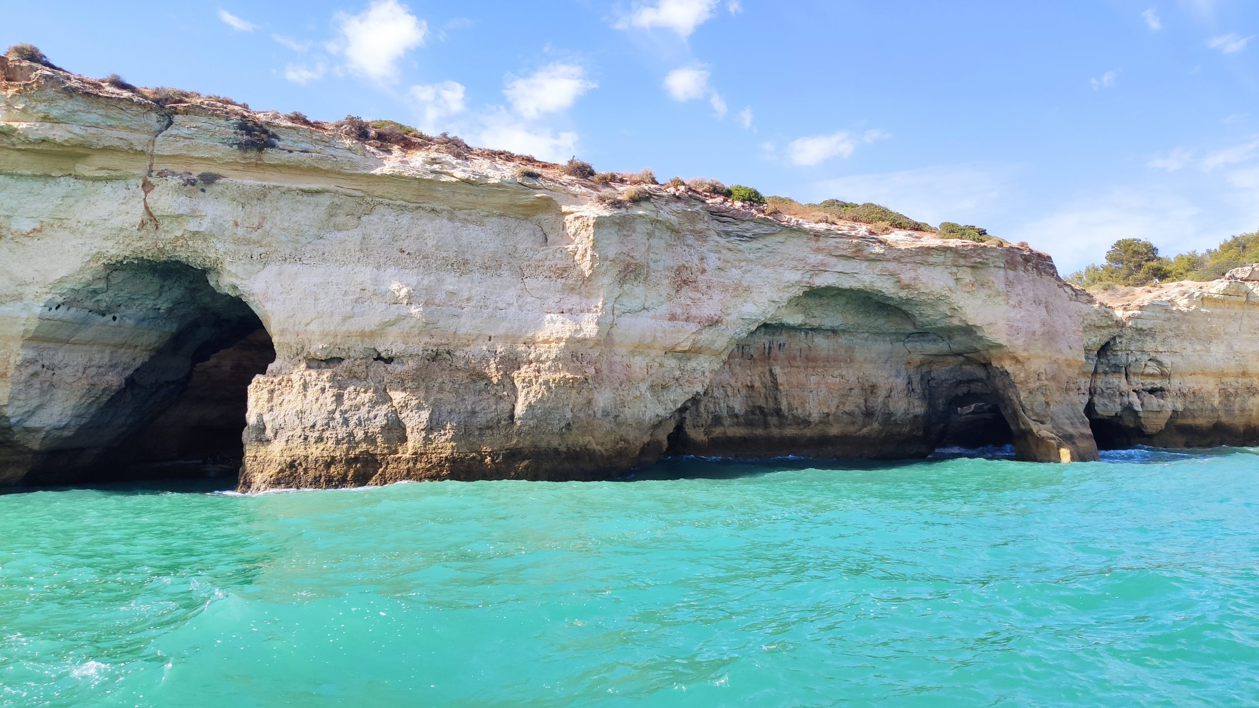 Die 5 besten Meereshöhlen und Grotten in Portugal