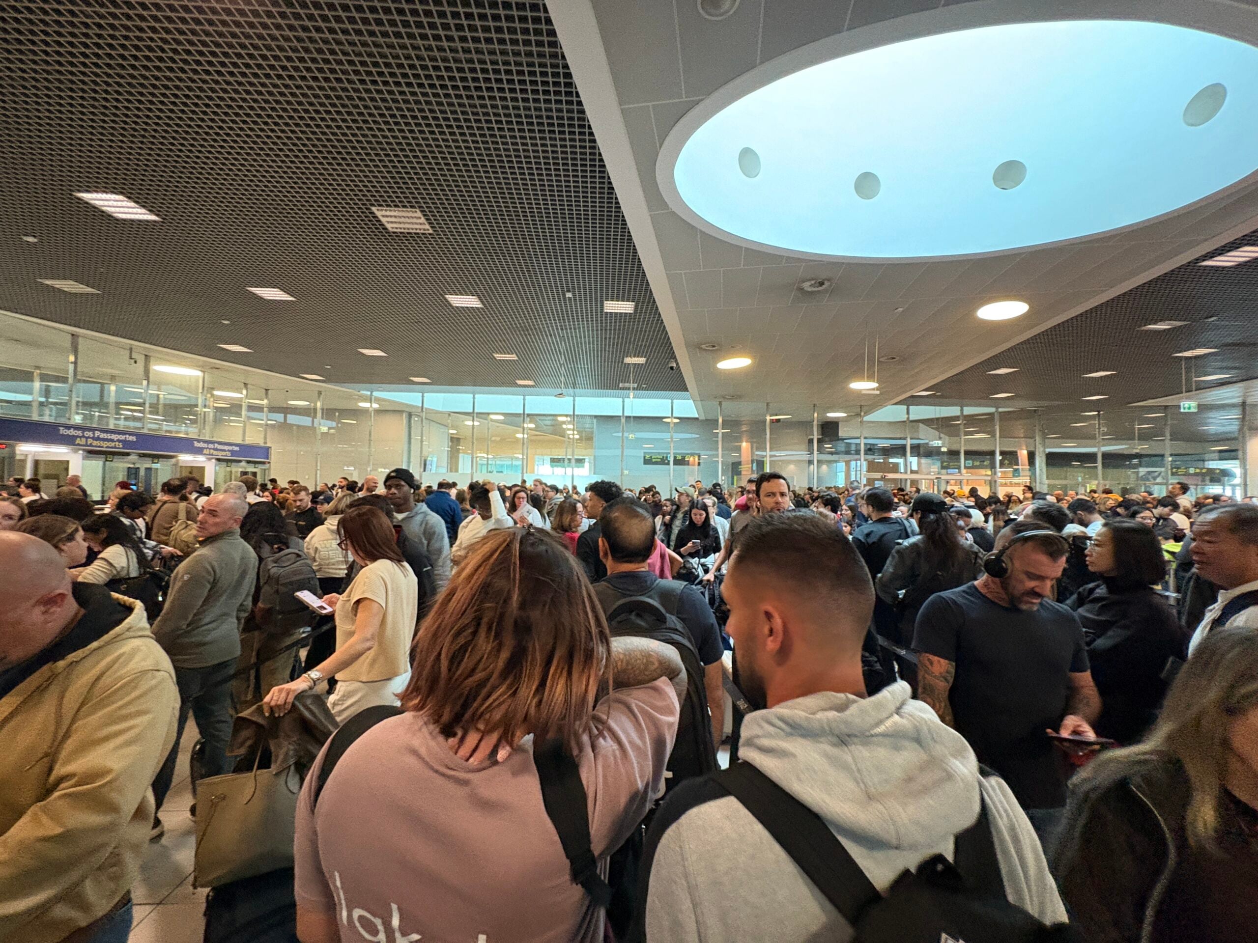 Der Flughafen Lissabon setzt das biometrische Grenzsystem der EU nach dem Urlaubsreisechaos aus