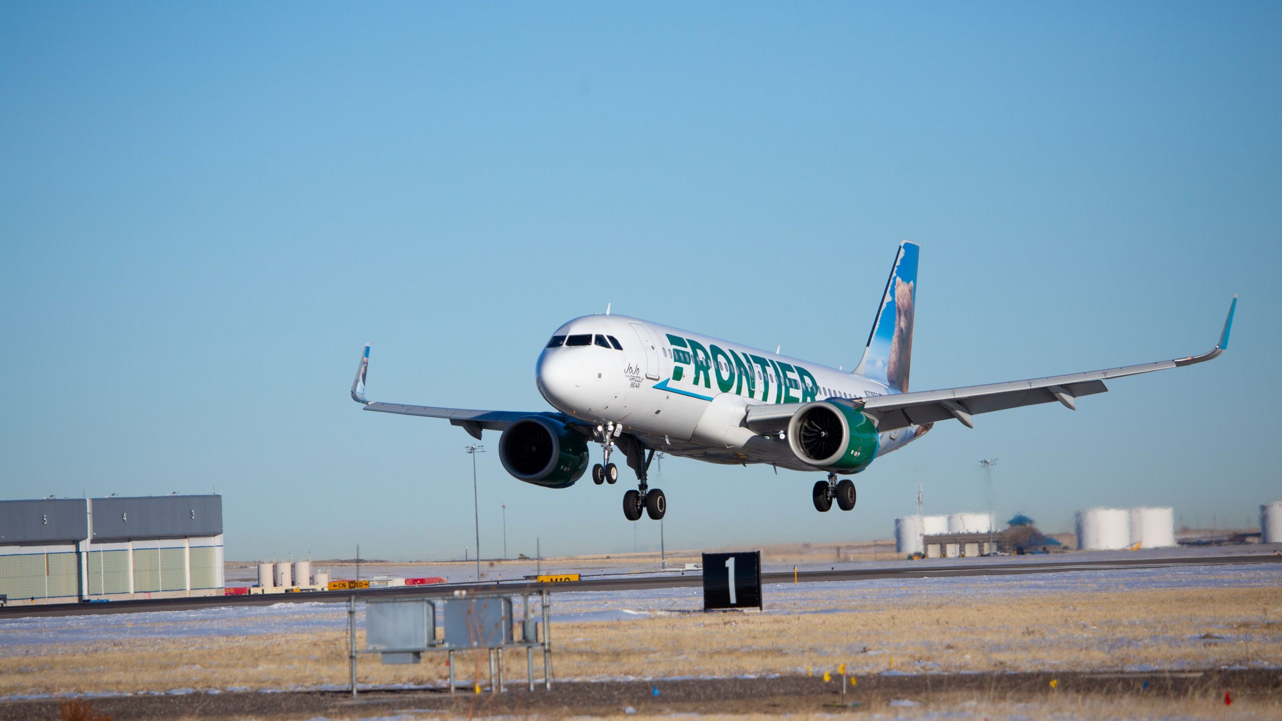Frontier Airlines &amp; Landing, um Nomad Pass für Flüge und möblierte Wohnungen vorzustellen
