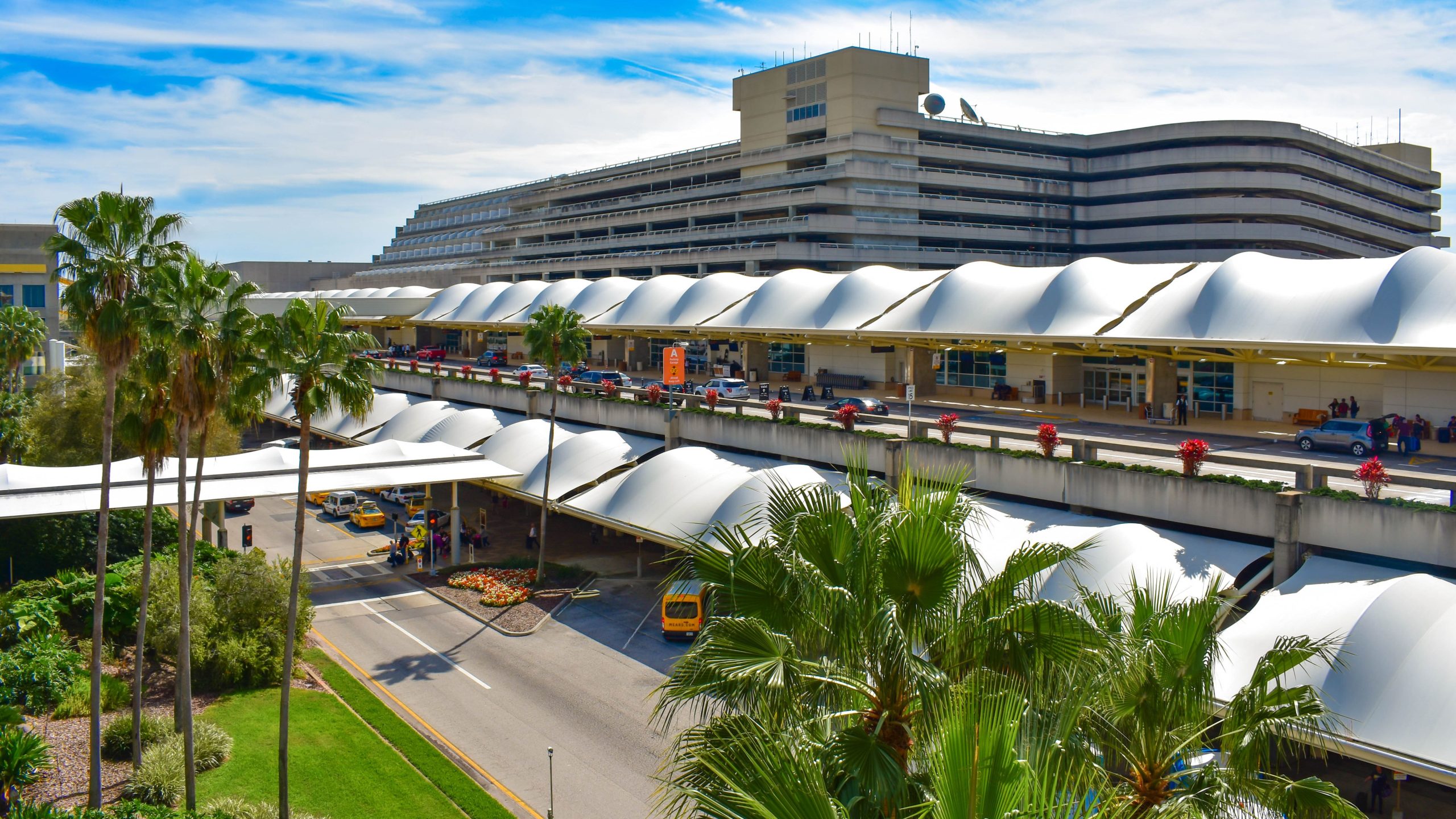 So greifen Sie auf die Lounges am Flughafen Orlando zu, wenn Sie in der Wirtschaft fliegen