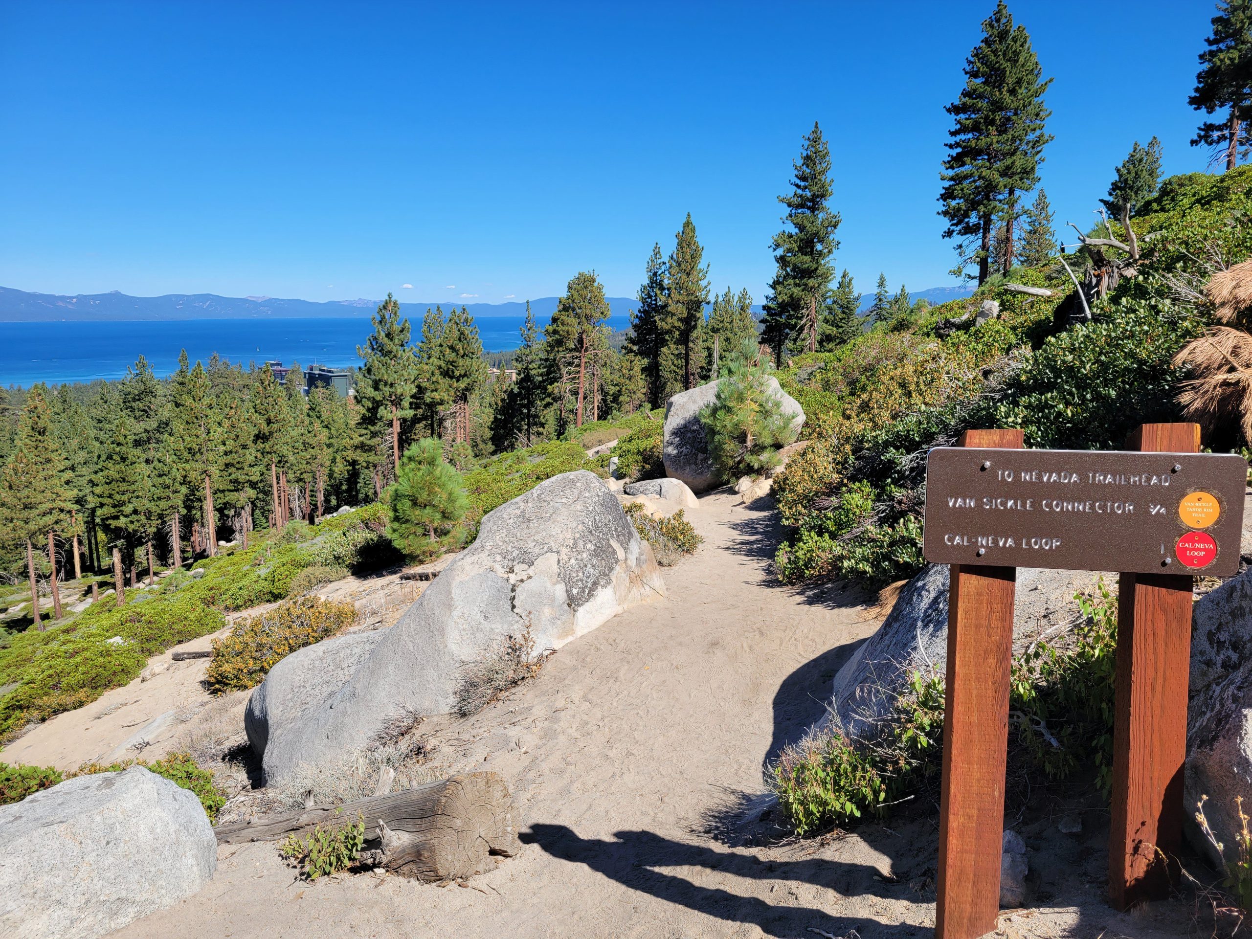 7 Beste Städte in der Sierra Nevada für einen Herbstwochenende 