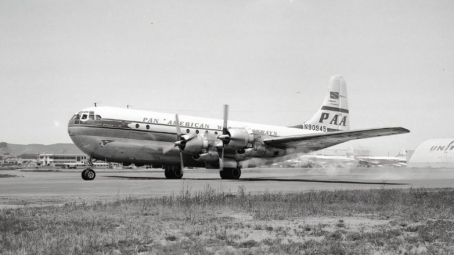 Boeing 377 von Pan Am hatte Betten anstelle von Overhead 