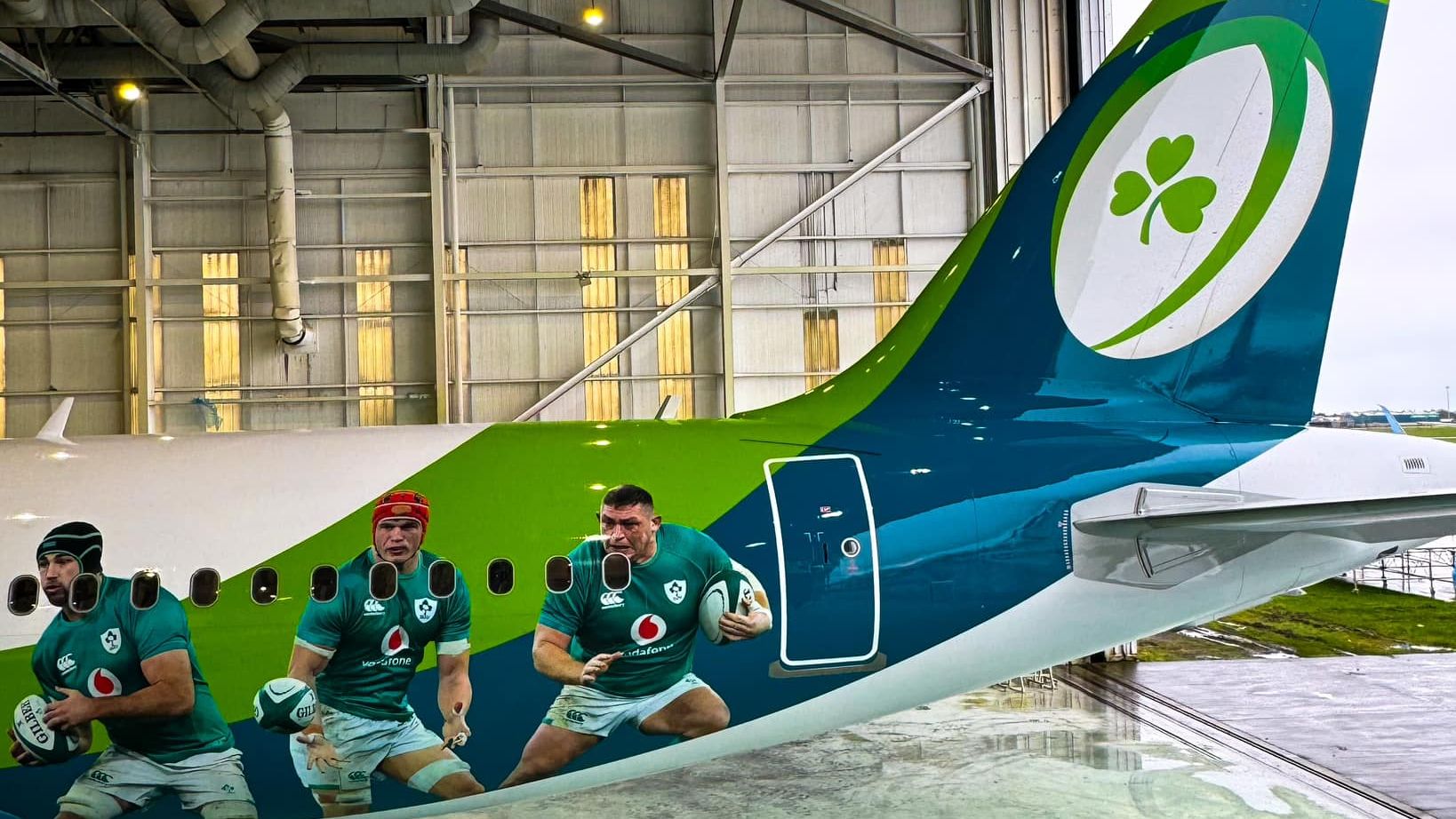 Aer Lingus reflektiert Airbus A320 mit neuer irischer Rugby 