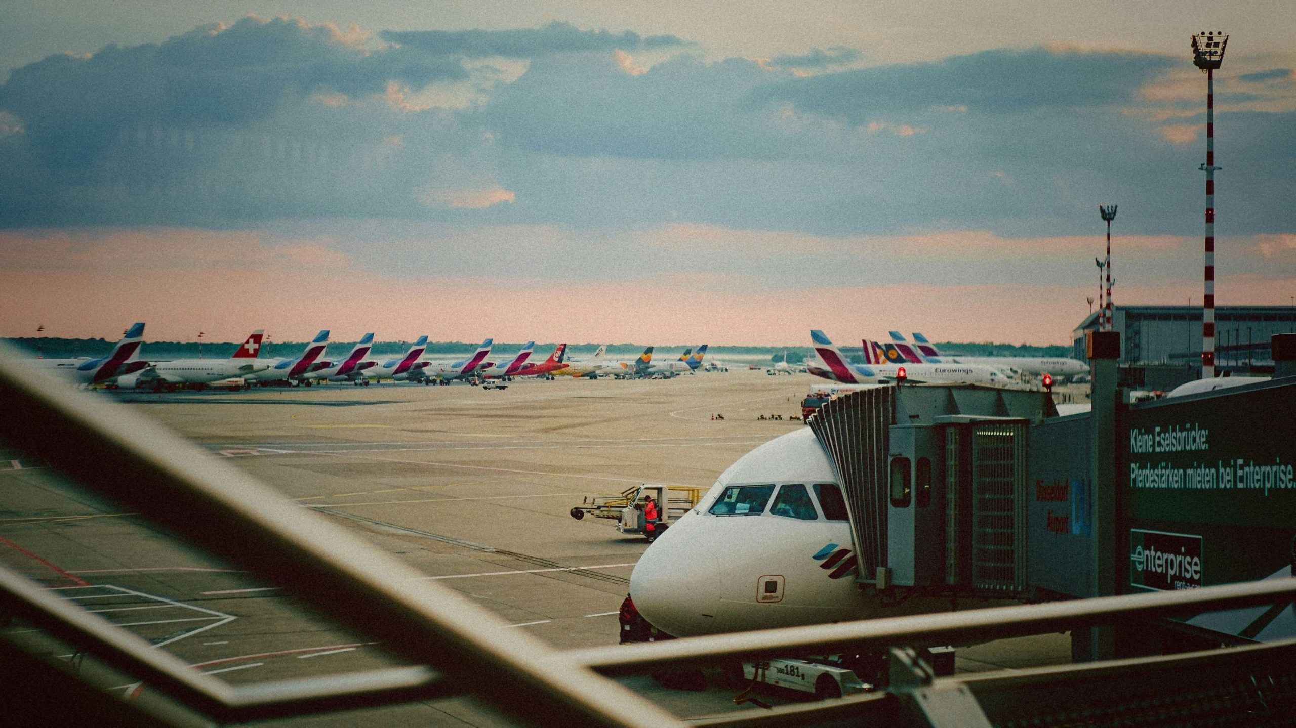 Fliegen Sie weg: 10 Länder mit den meisten Flughäfen