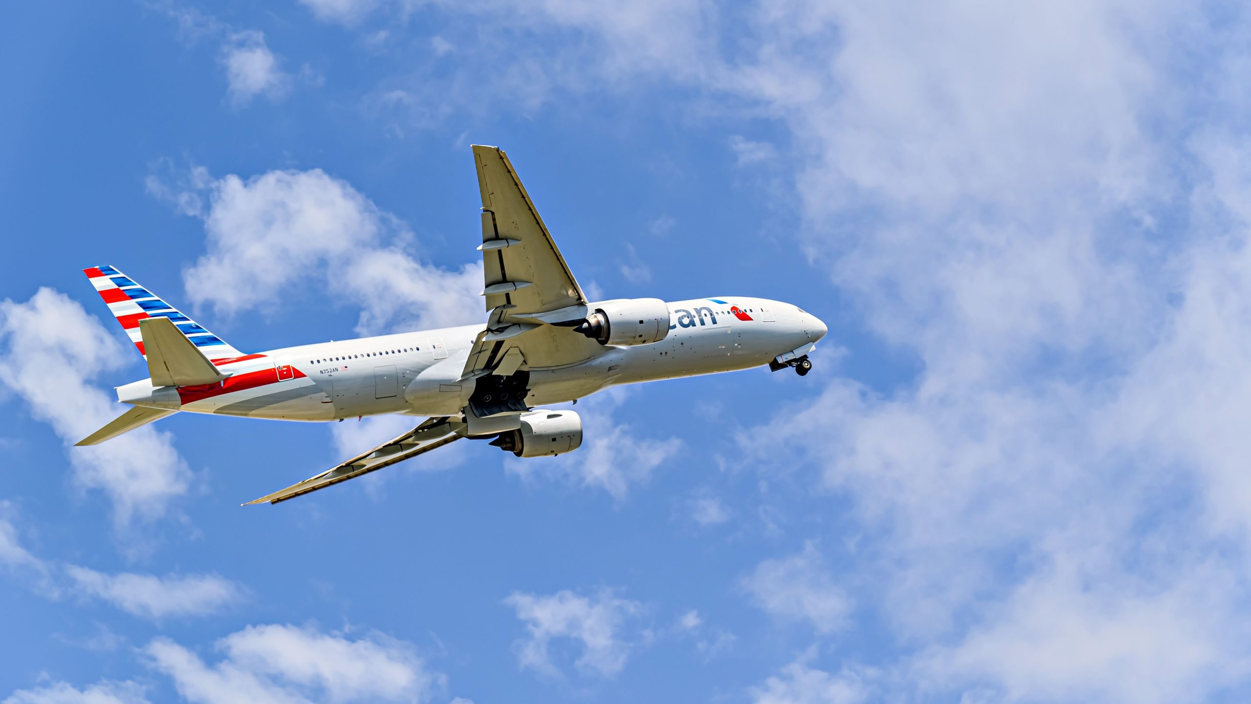 Der Flug der American Airlines leitet nach mutmaßlicher Vape 