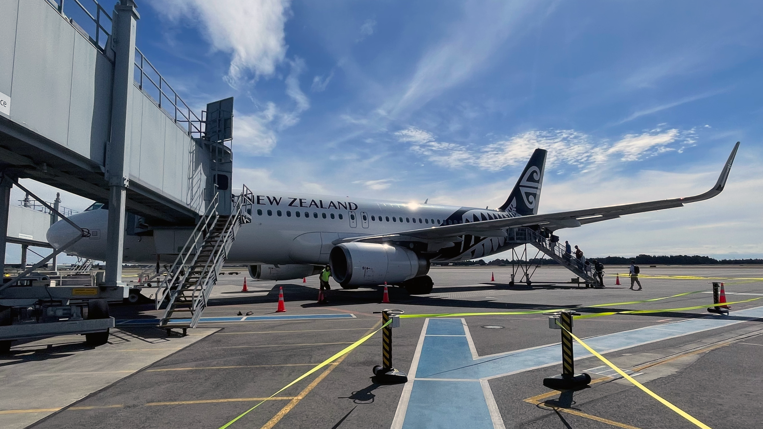 Flugüberprüfung: Air New Zealands Inland Airbus A320 Koru Hour Service
