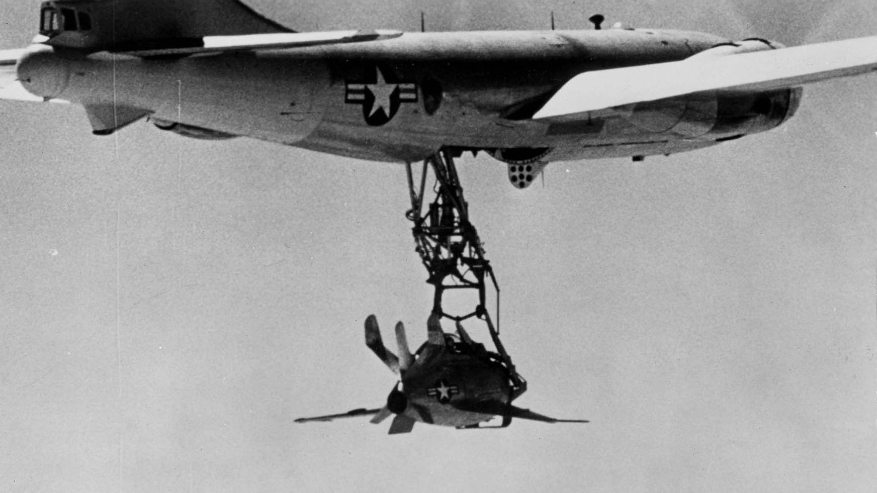 5 seltsame Militärflugzeugprogramme, die die USA aufgegeben haben