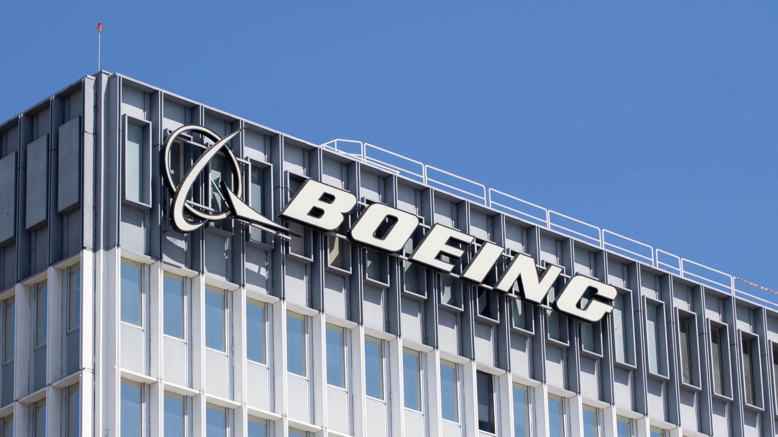 USDOT Head Rop Boeing CEO nach Washington, DC: Ortberg wird vor dem Senat aussagen