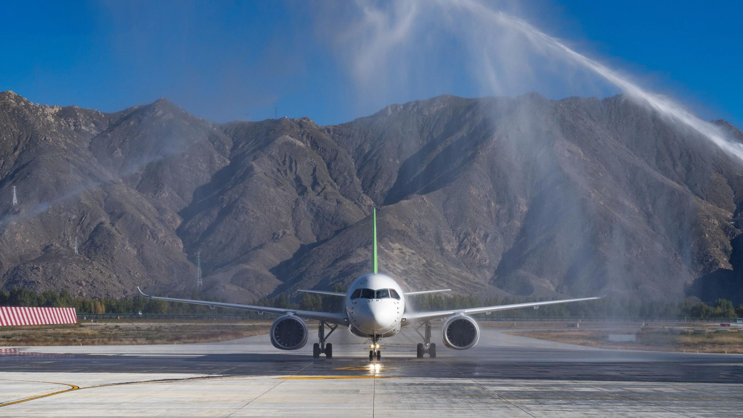 COMAC C919 und ARJ21 Beginnen Sie in Tibet hohe Höhepunkte in Tibet