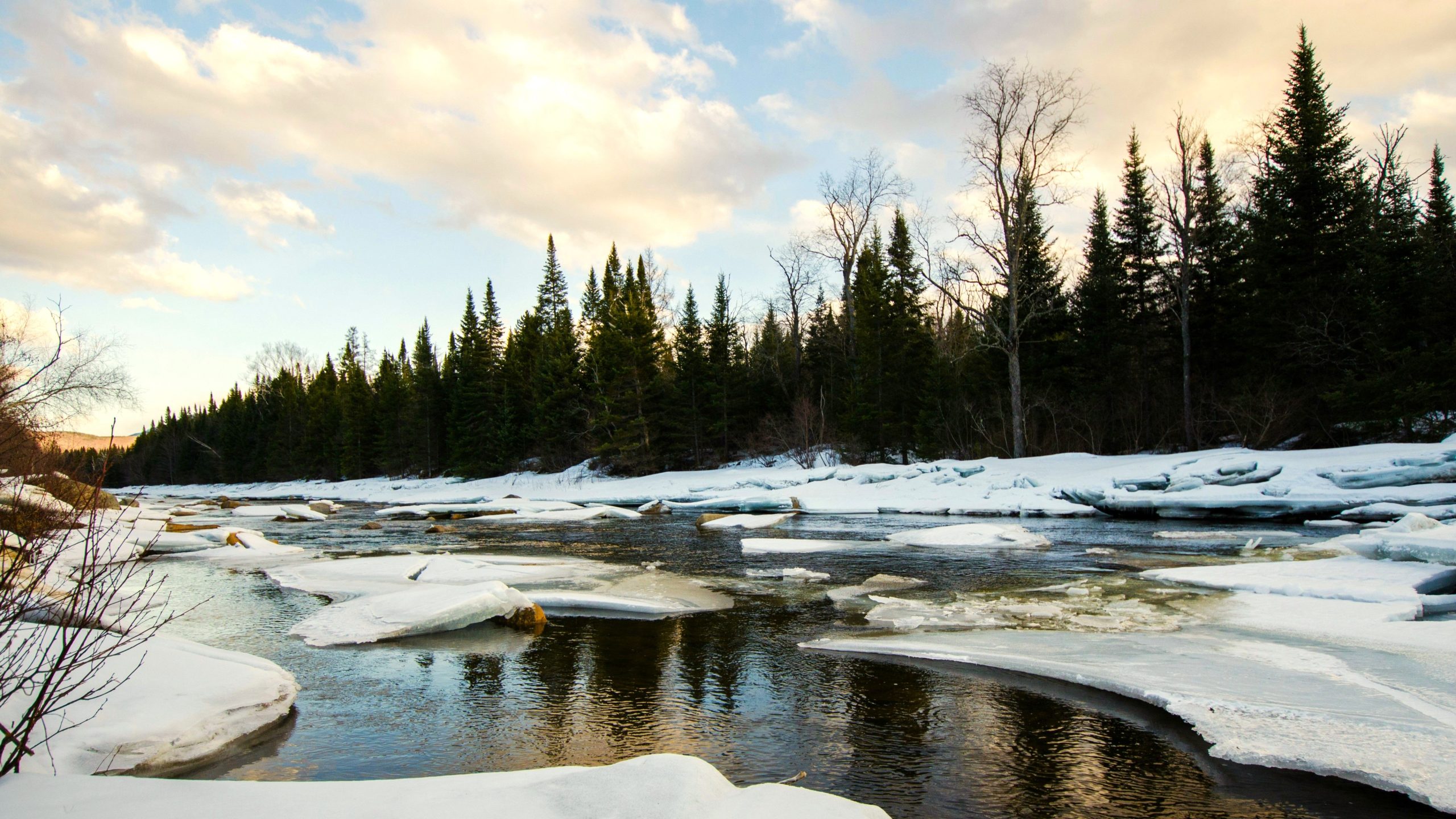 Diese unterschätzte Stadt in Maine hat einen einfachen Zugang zu den besten Winterviews des Bundesstaates