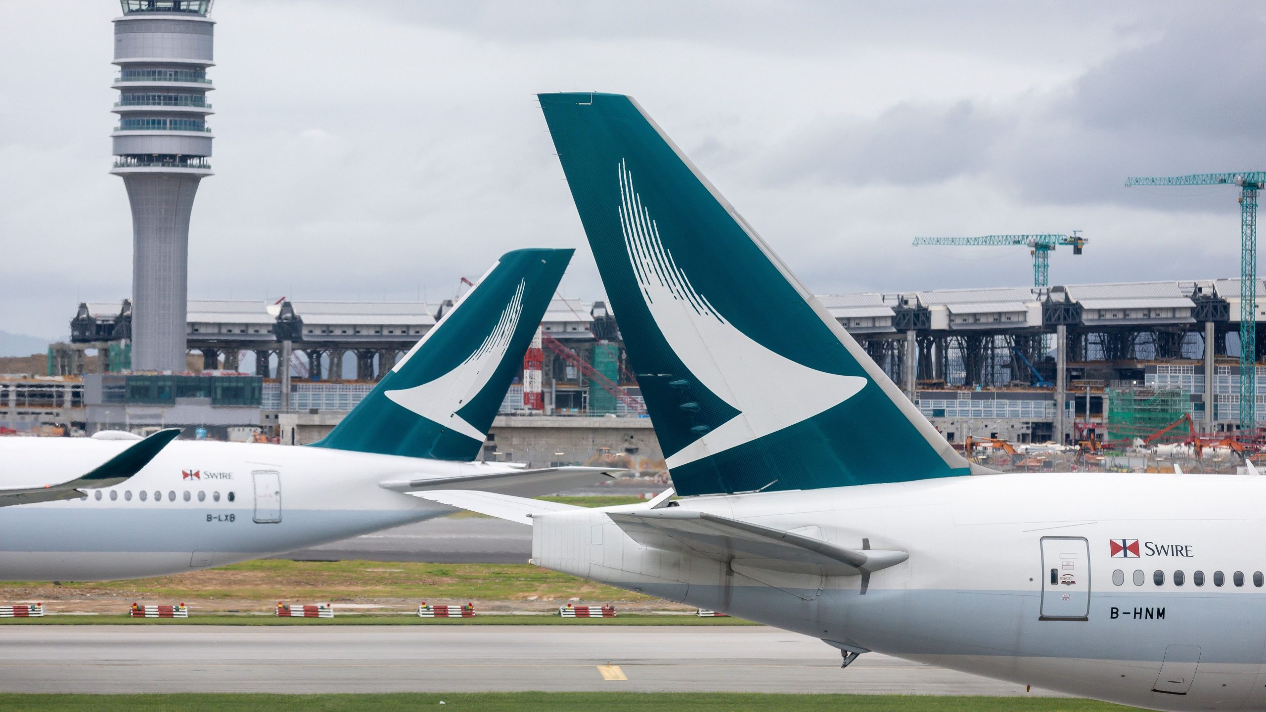 Flughafen von Hong Kong Airport Courts Airlines mit der 3. Landebahn am 28. November eröffnet am 28. November