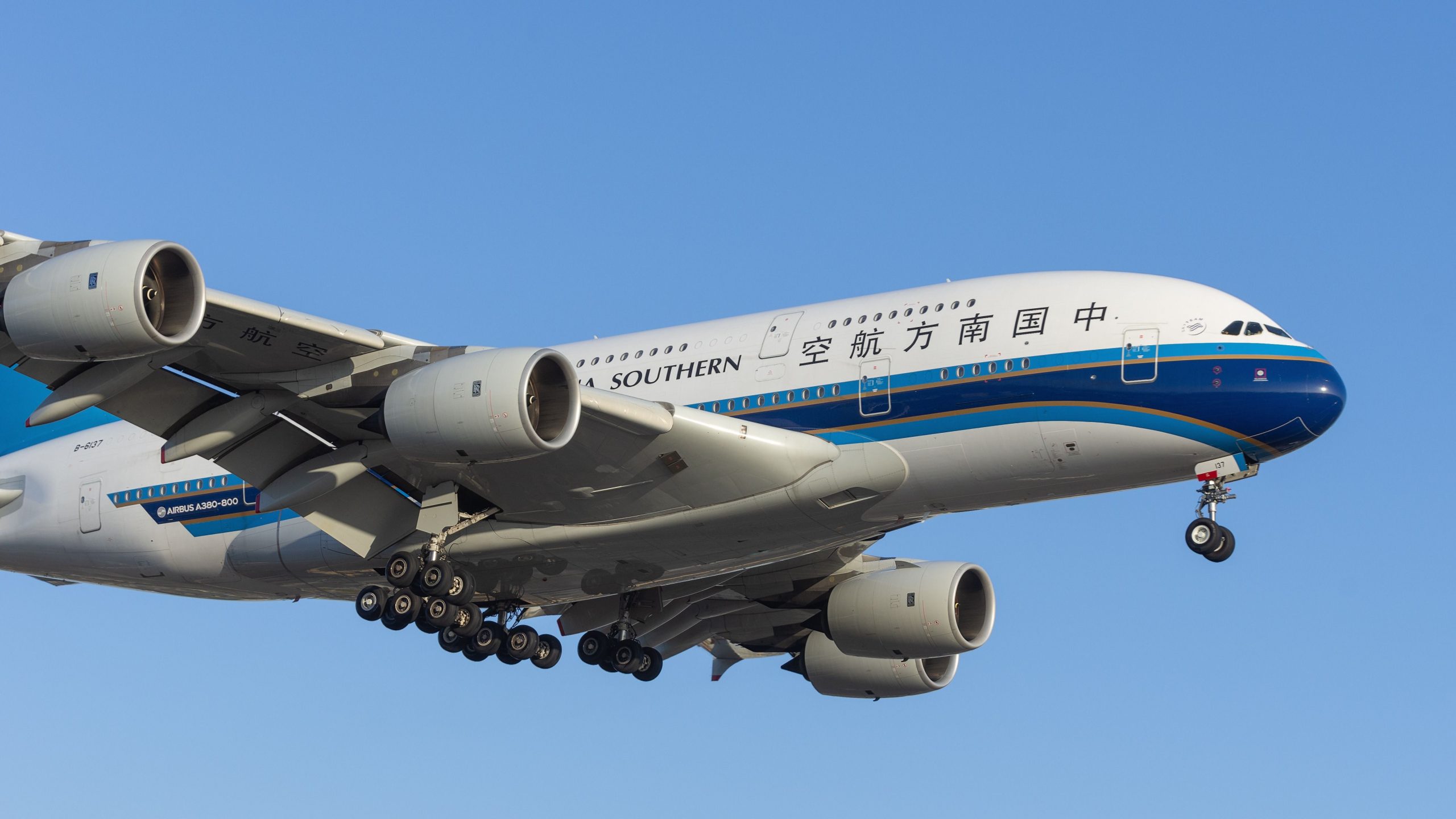 Superjumbo hofft: Globale Fluggesellschaften fliegt mit dem ersten Airbus A380 nach Großbritannien