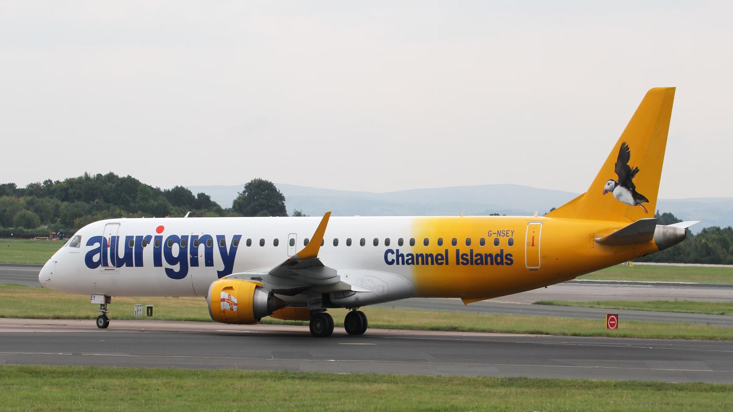 Die kämpfende regionale Fluggesellschaft Aurigny steckt den Embraer E-195 aus