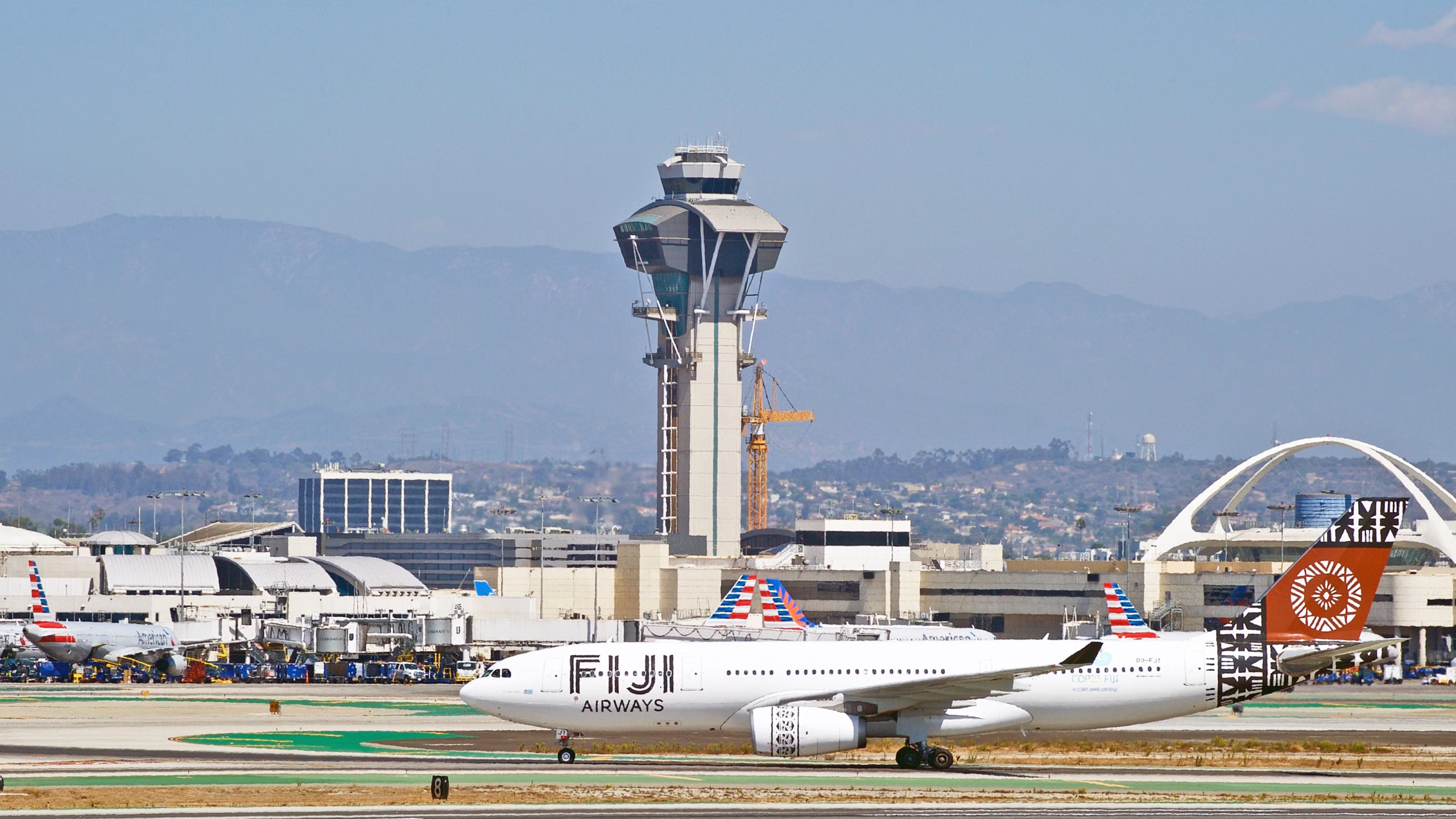 United Airlines Boeing 777-300er wird weltweit verfolgtes Flugzeug in der San Francisco Fleet Week