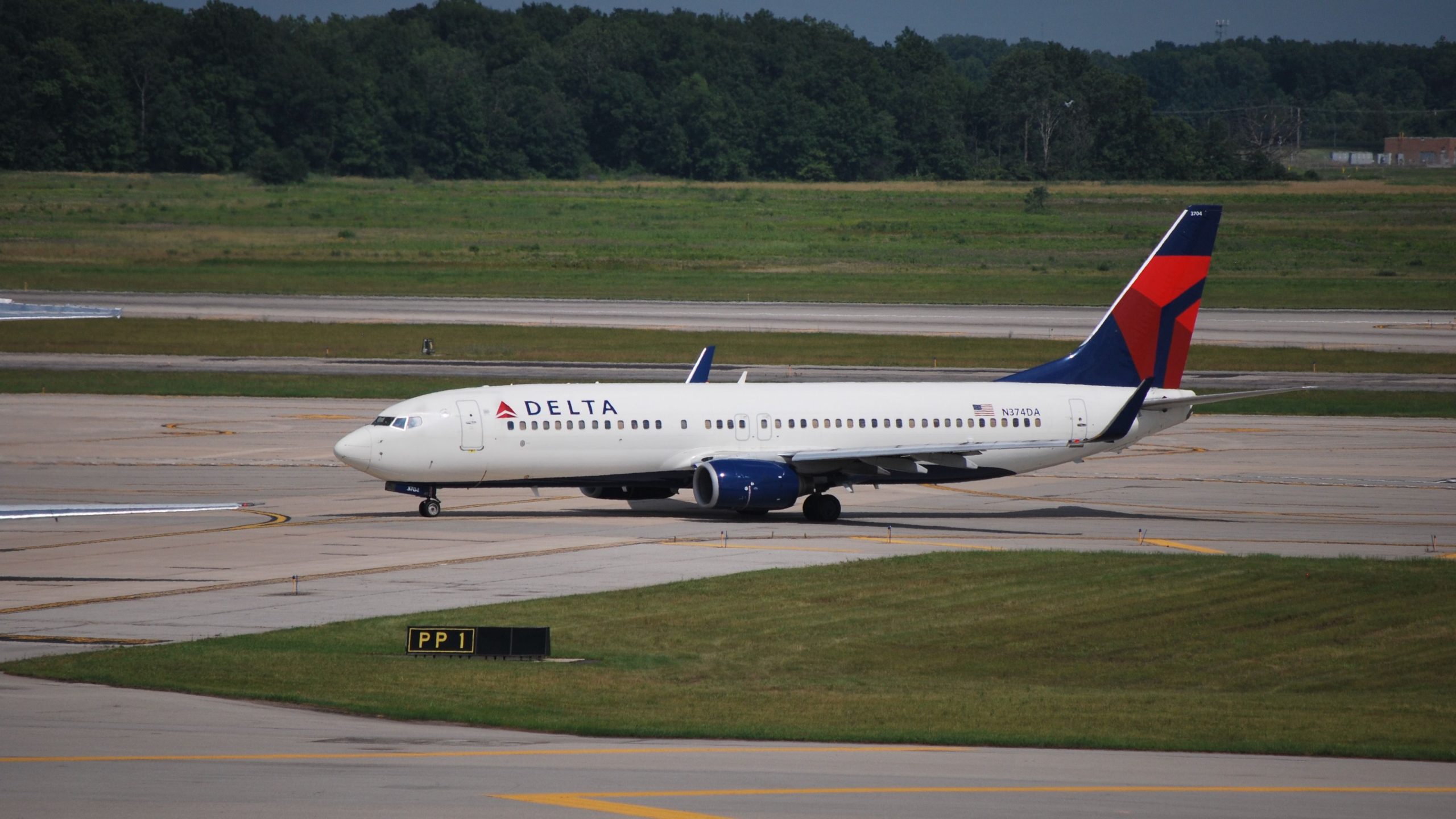 Delta Air Lines Passagiere kommen 15 Stunden später nach über Nacht in Asparmac in Atlanta an