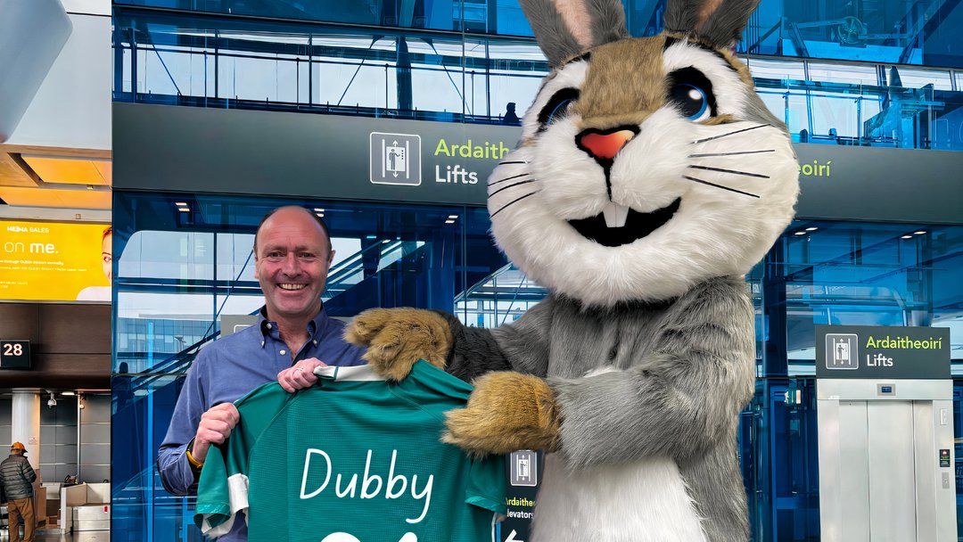 Das neue Maskottchen des Flughafens in Dublin namens "Dubby" durch Volksabstimmung namens "Dubby" namens "Dubby"