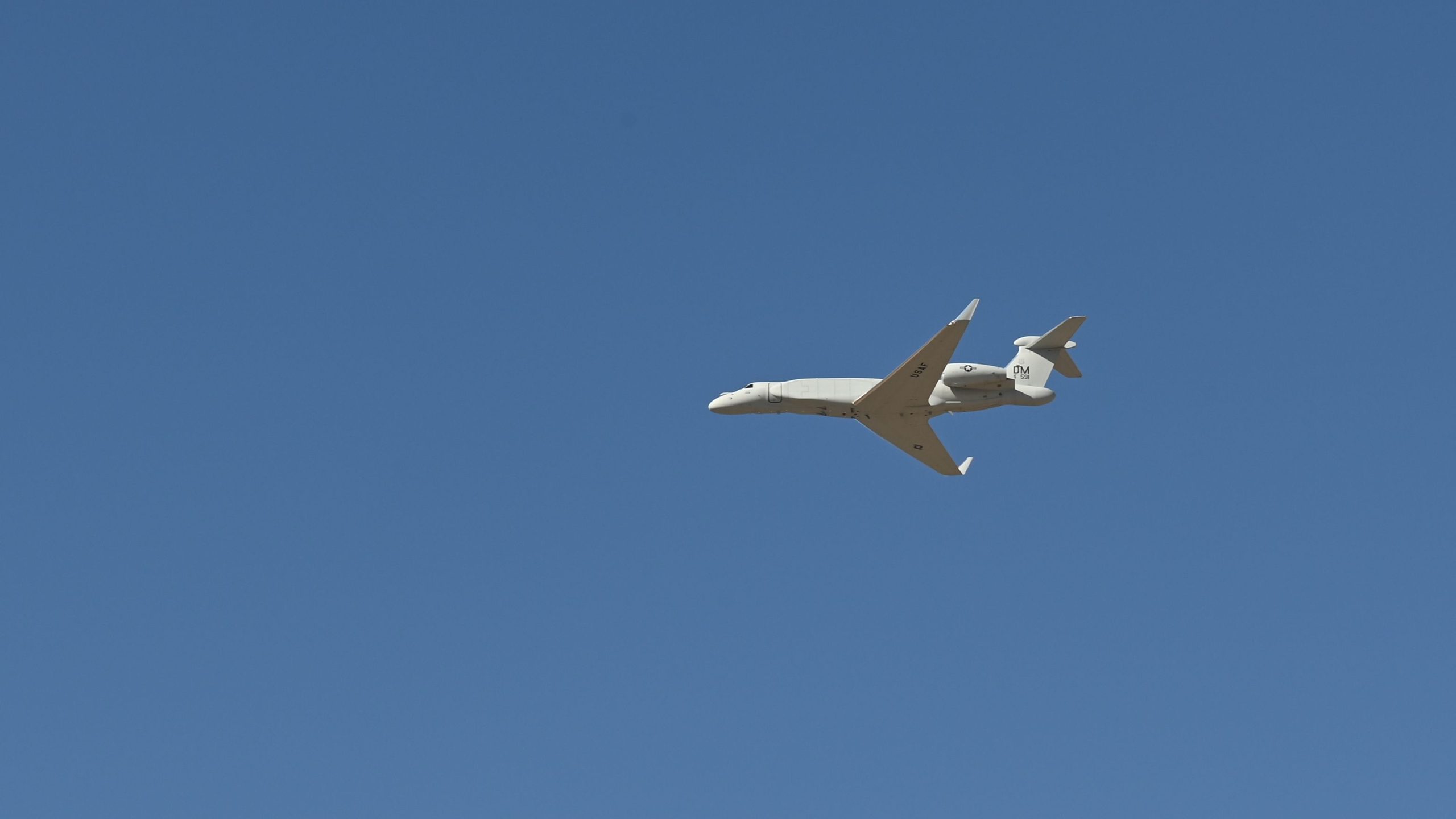 1. USAF Air Combat Command EA-37B Compass-Anruf an die Davis-Monthan Air Force Base