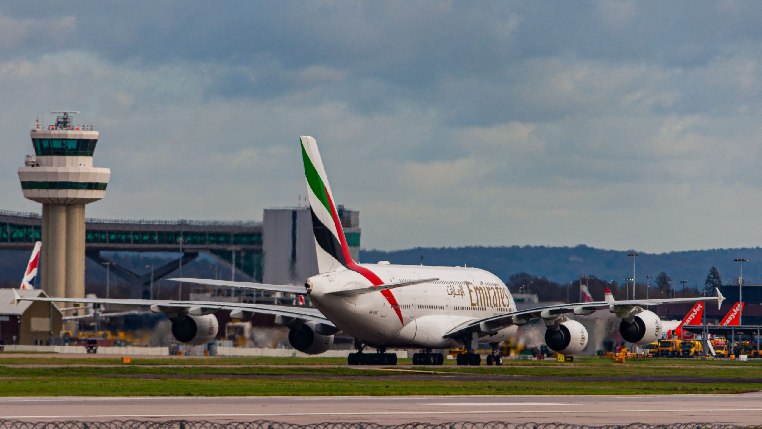 Ermutigende Nutzung der öffentlichen Verkehrsmittel: Der Flughafen London Gatwick erhöht Abnahmekosten um 20%