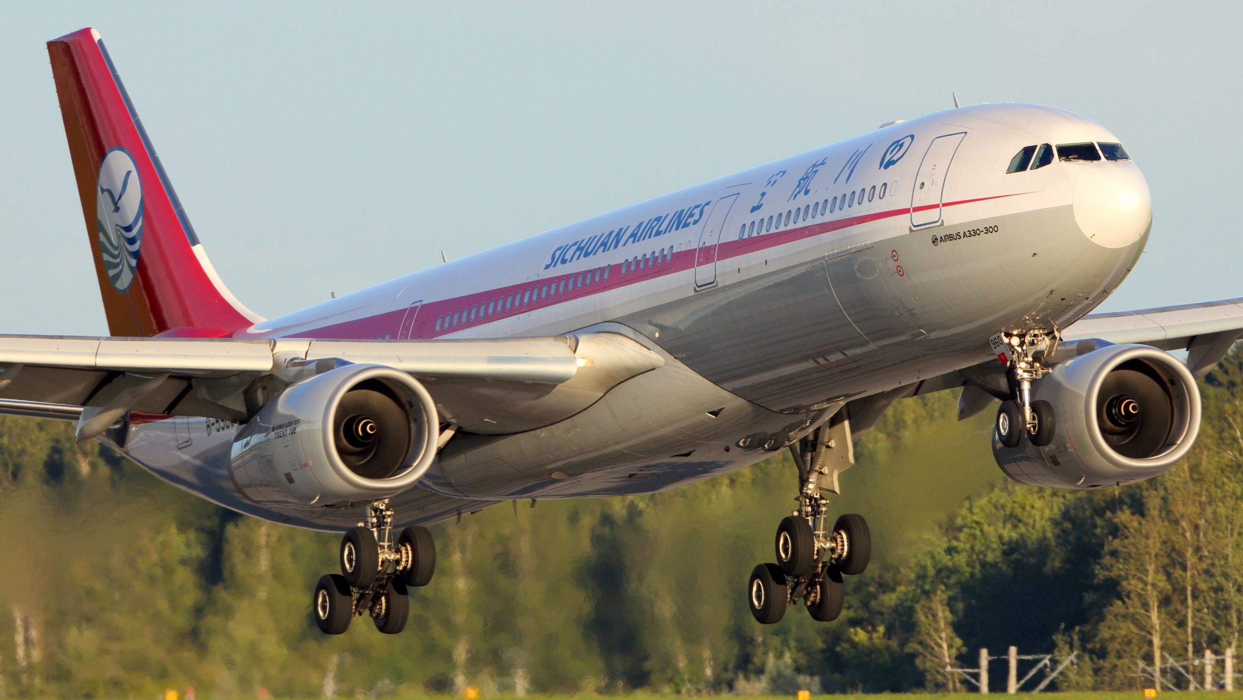 Sichuan Airlines wird von Airbus A330 und Cash 