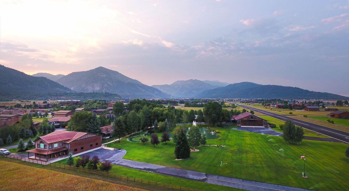 Cool: Top 5 atemberaubende Häuser mit privaten Flugzeuglandstreifen