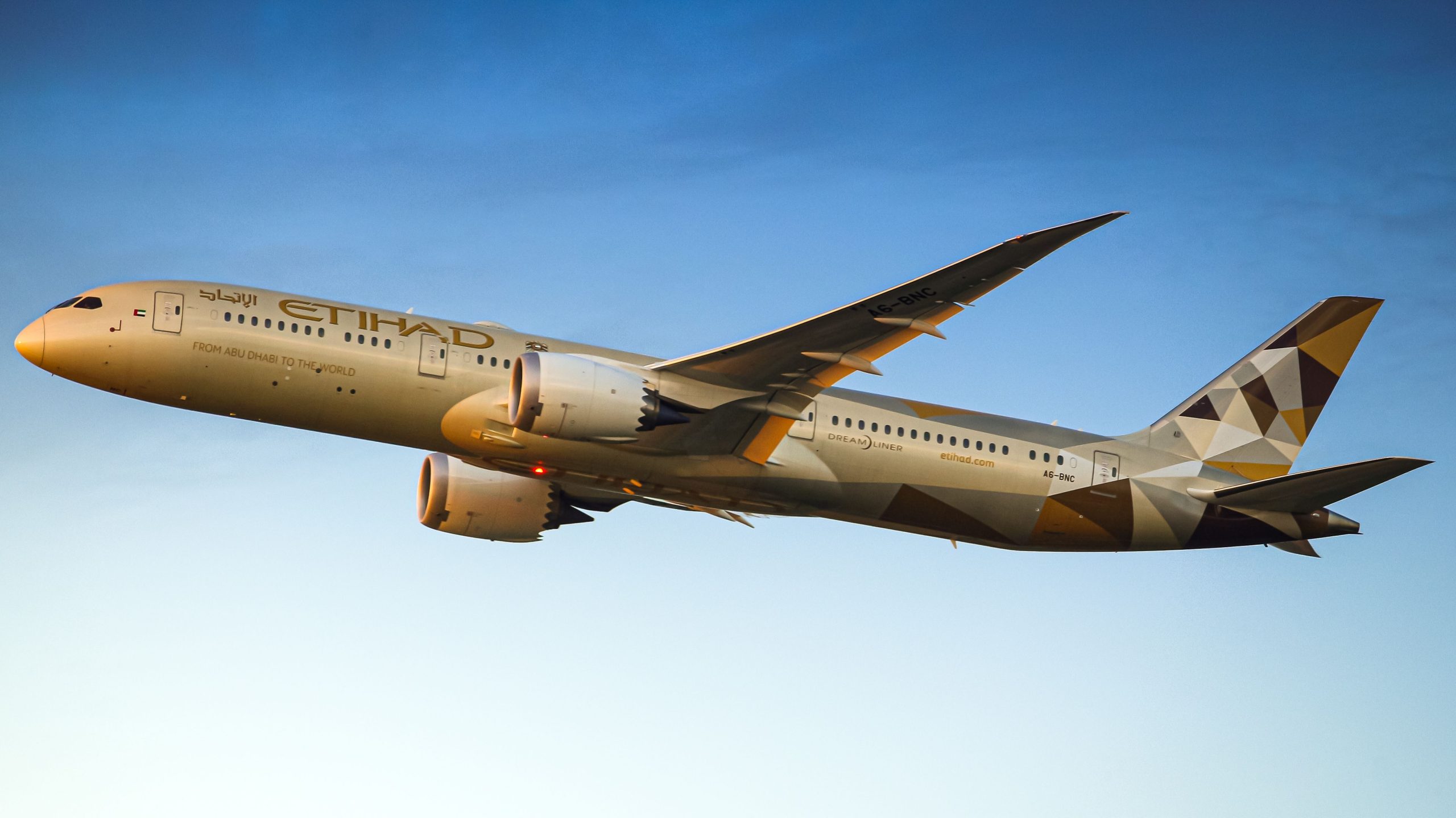 Etihad ist Zeugen von 49% gegenüber dem Vorjahreswachstum, da es 3 neue Boeing 787-9 begrüßt