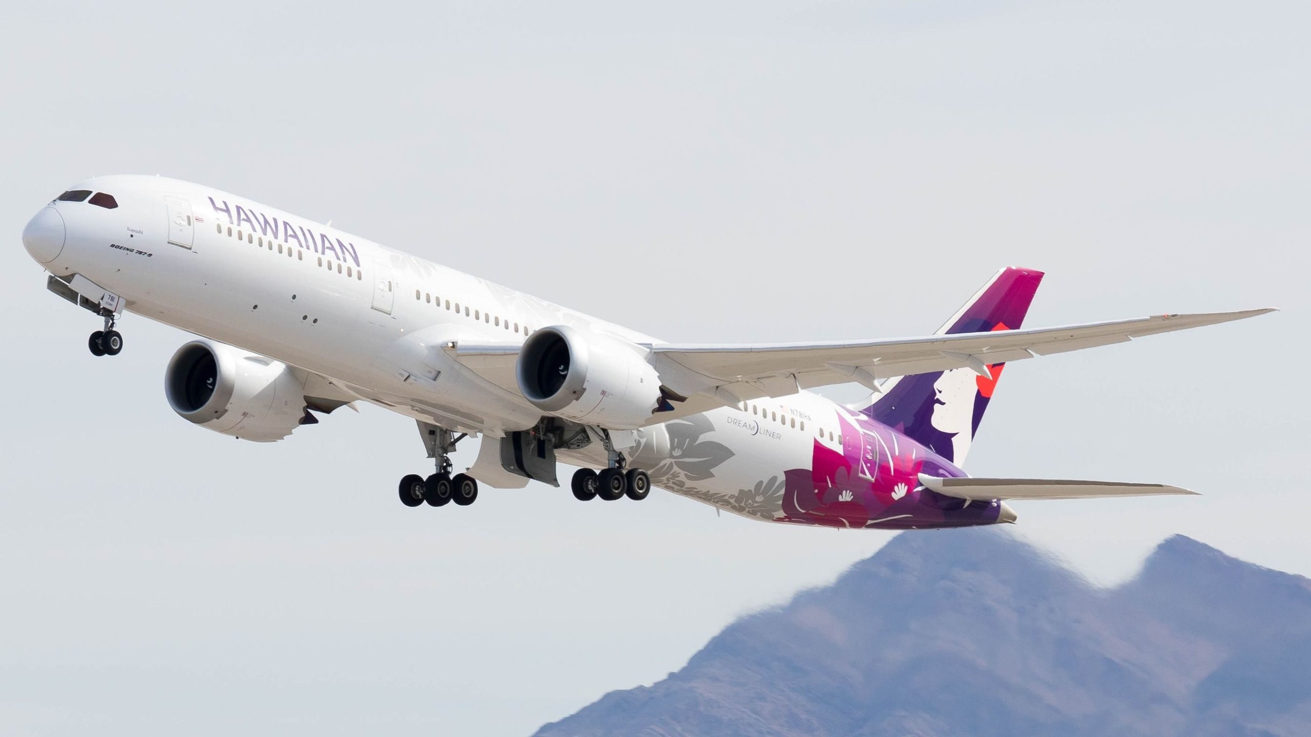 Kapuahi startet: Hawaiian Airlines 'New Boeing 787 Dreamliner 1. Flug zum Flughafen San Francisco