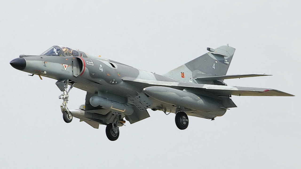 Aber es ist kompliziert: Argentiniens Präsident genehmigt das Senden von 5 Dassault Super-Étendard-Kampfjets in die Ukraine