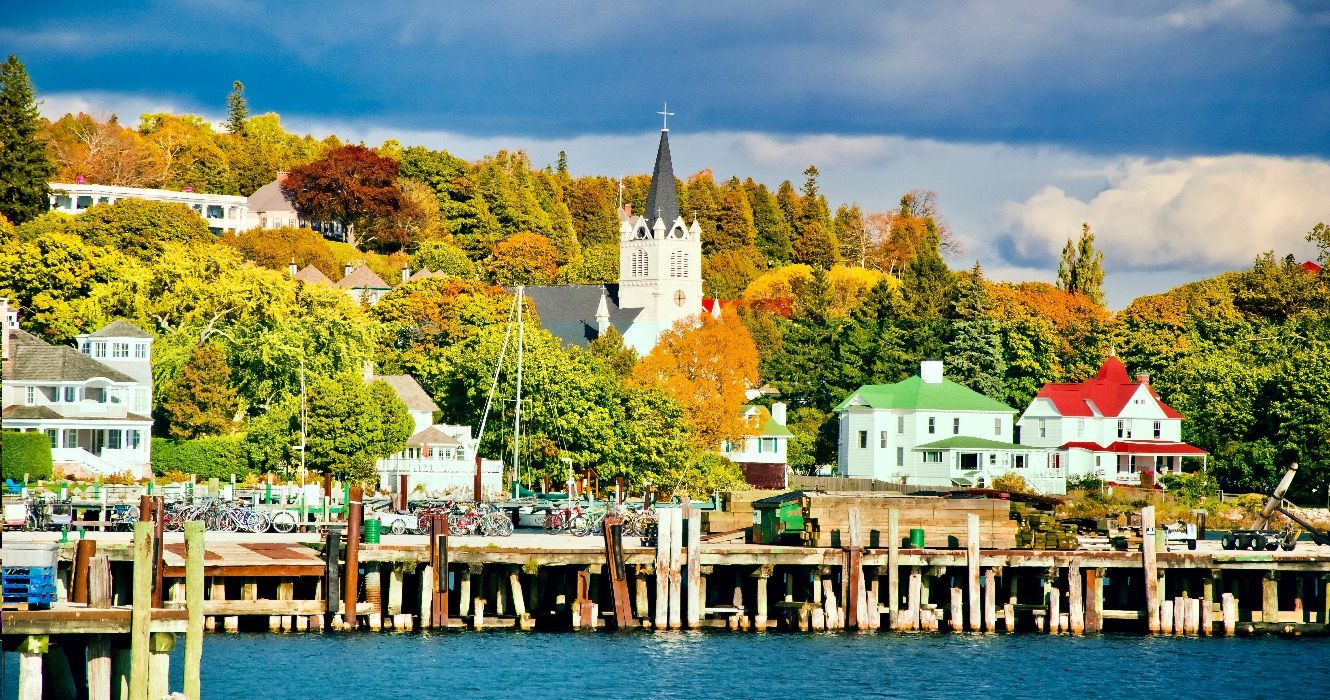 Diese kleinen Städte auf den großen Seen sind perfekt für den Ruhestand