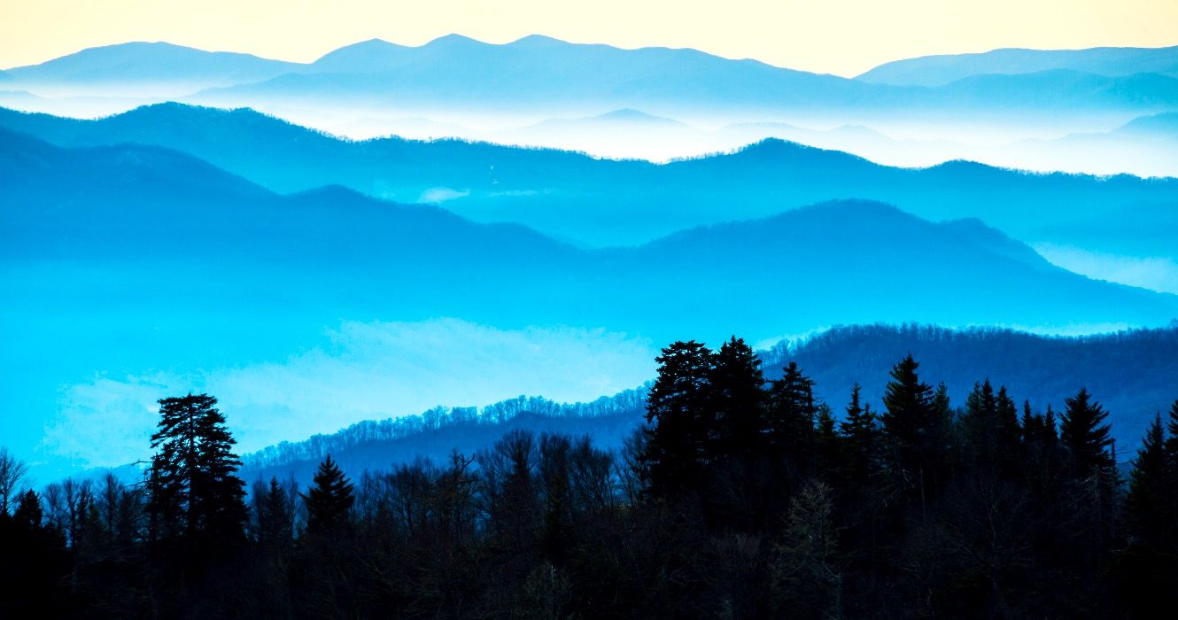 10 kleine Städte in den Great Smoky Mountains, die im Winter besucht werden können