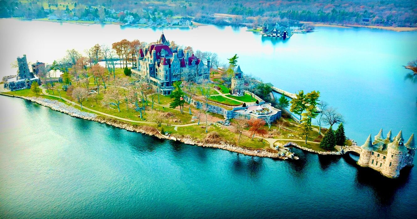 Unterschätzt, aber landschaftlich reizvoll: 10 kleine Städte im Bundesstaat New York, die großartige Alternativen zum Lake Placid sind