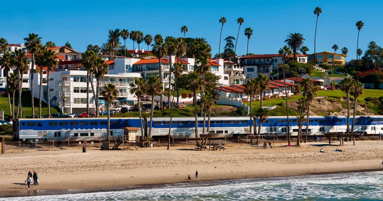 7 Pacific Coast Amtrak Routen mit malerischen Sommeransichten
