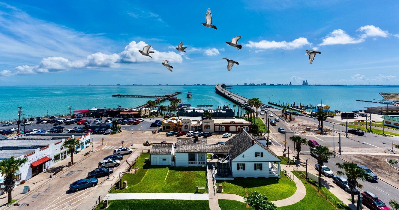 7 kleine Städte in Texas, die eine Ansicht am Wasser bieten