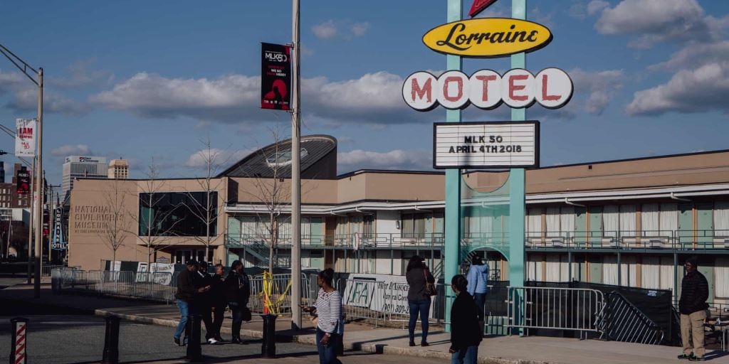 Geschichten über Trauer und Hebung auf dem US 