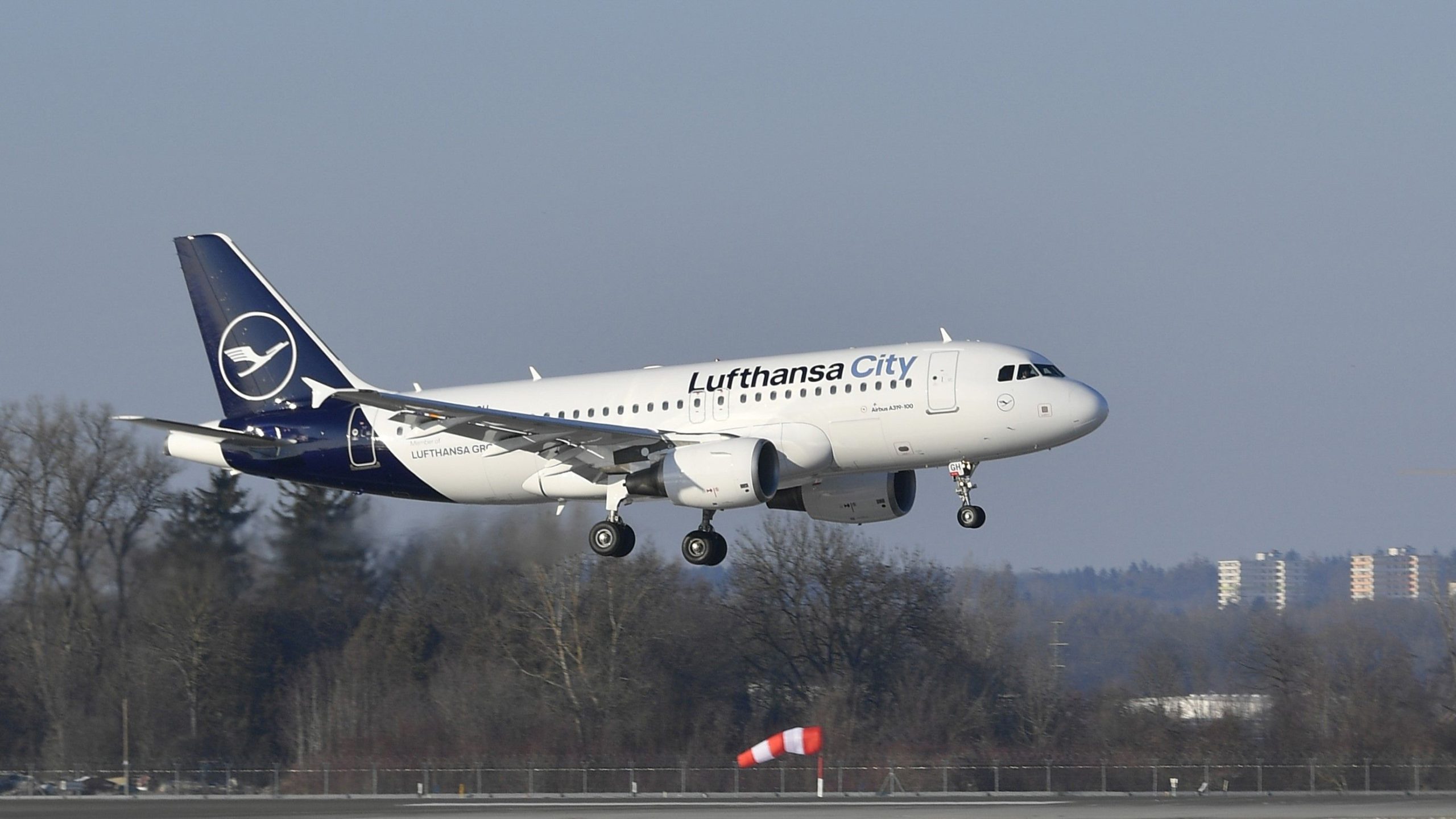 Lufthansas City Airlines First Airbus A319 landet in München in voller Lackierung
