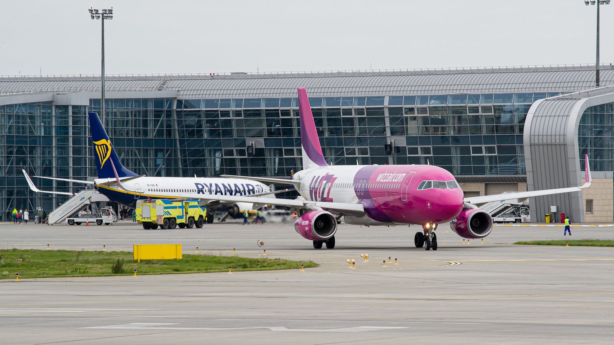 Analyse: Old Tech Boeing 737 &amp; Airbus A320 