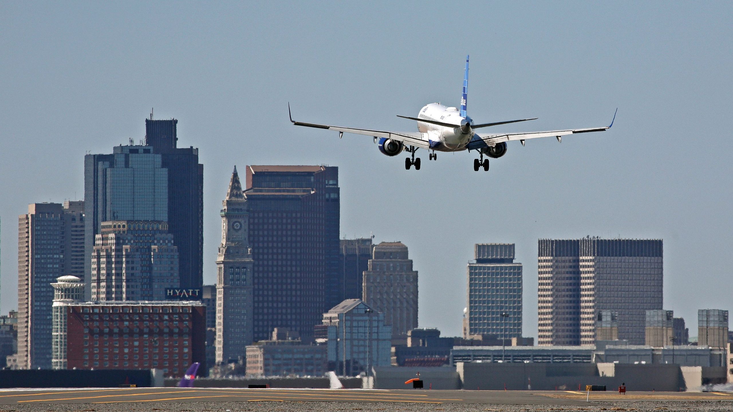 Flügel unterwegs: Buffalo Wild Wings eröffnet den ersten Flughafenstandort in Boston