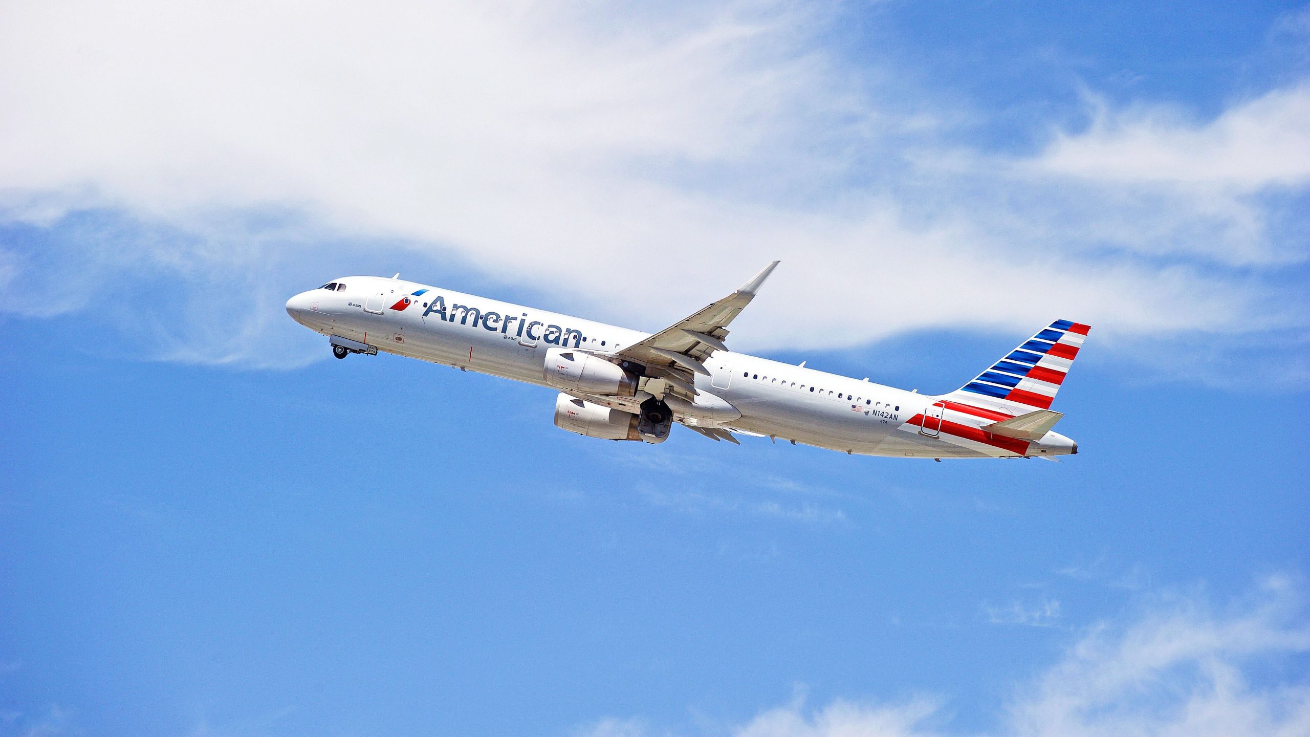 American Airlines Airbus A321 leitet nach Atlanta nach einem Hydraulikversagen nach Atlanta um