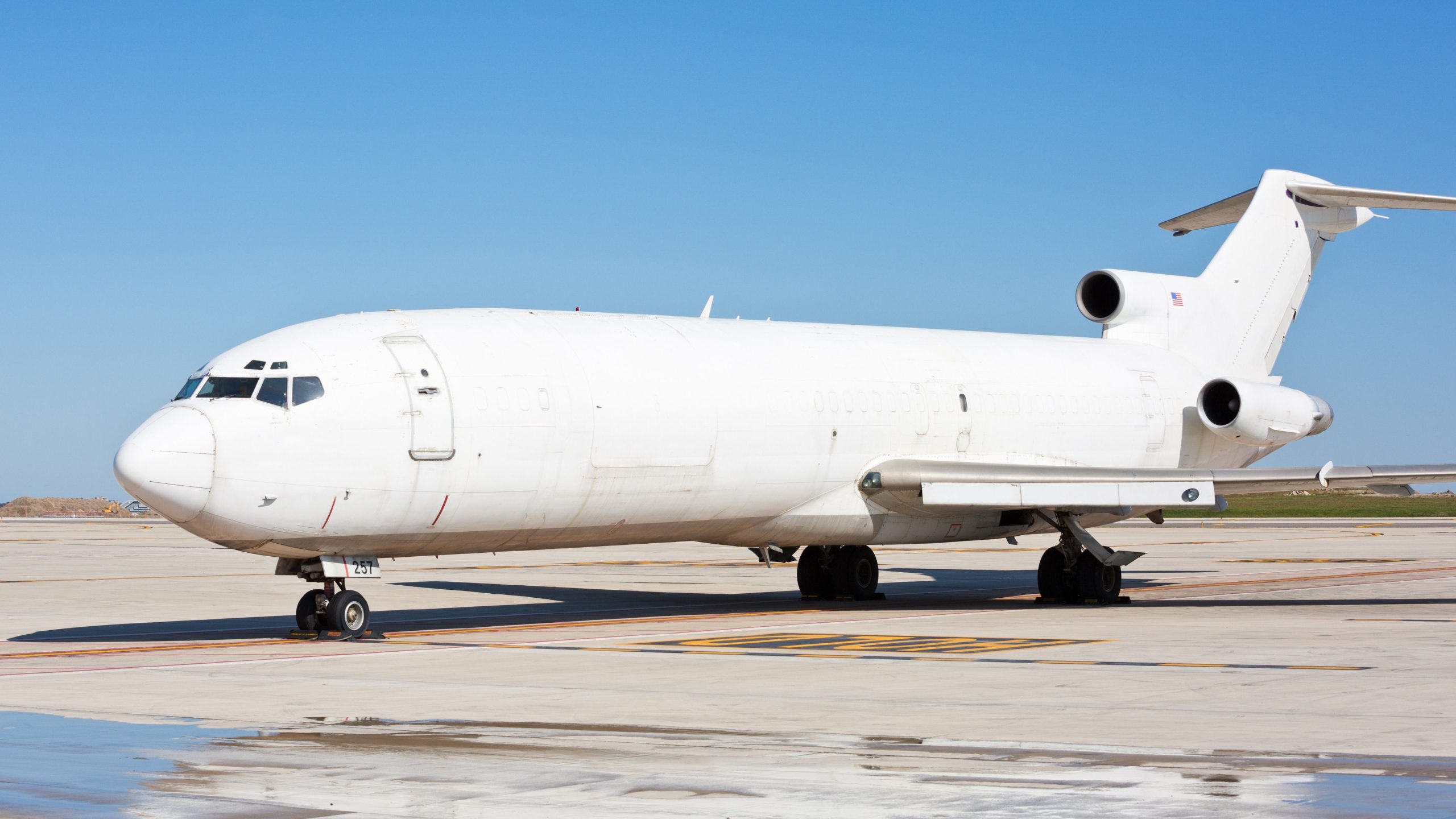 Berichten zufolge wird Jeffrey Epsteins ehemaliger privates Boeing 727 verschrottet