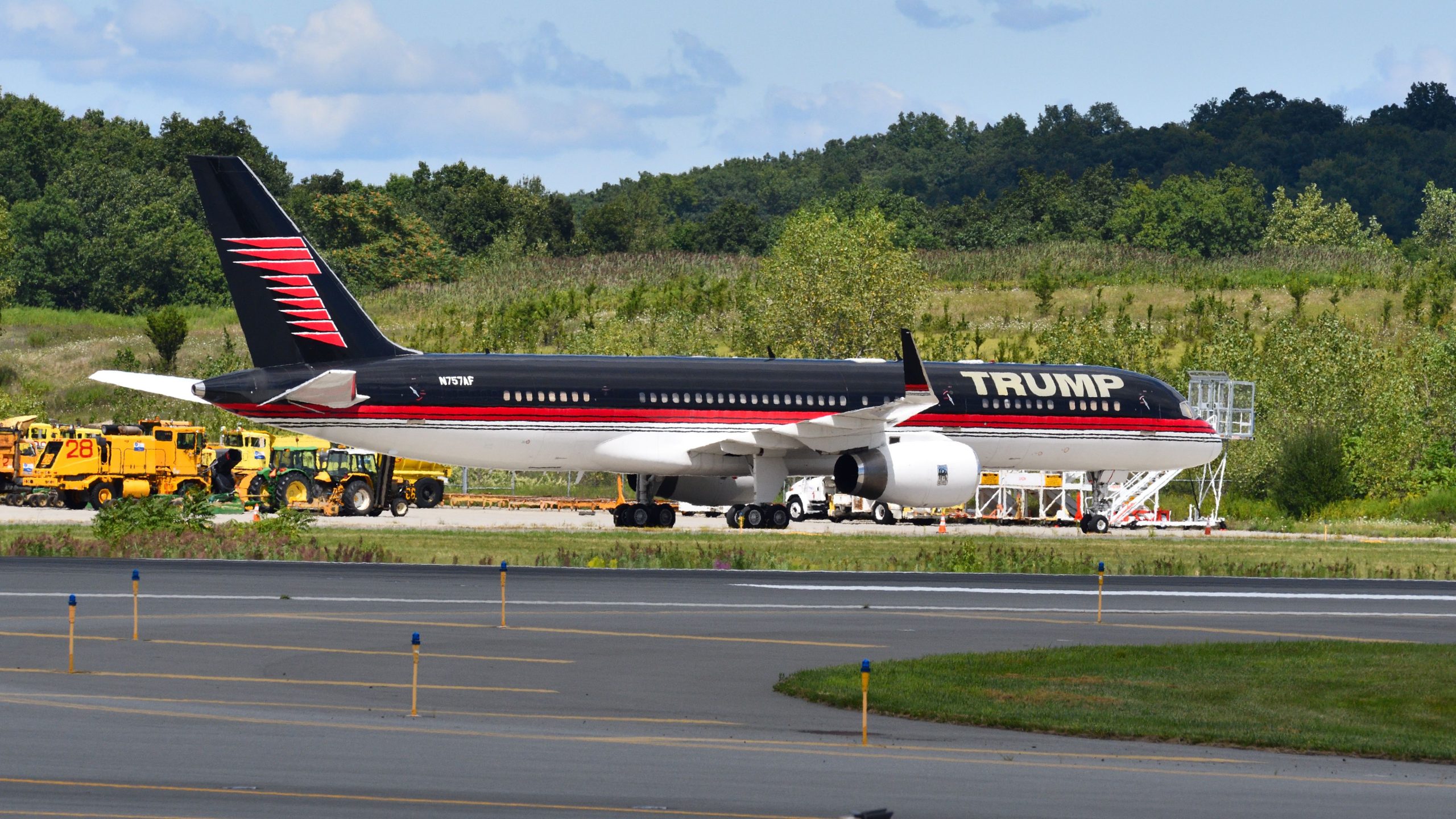 Donald Trumps Boeing 757 leitet in Montana nach mechanischer Ausgabe um