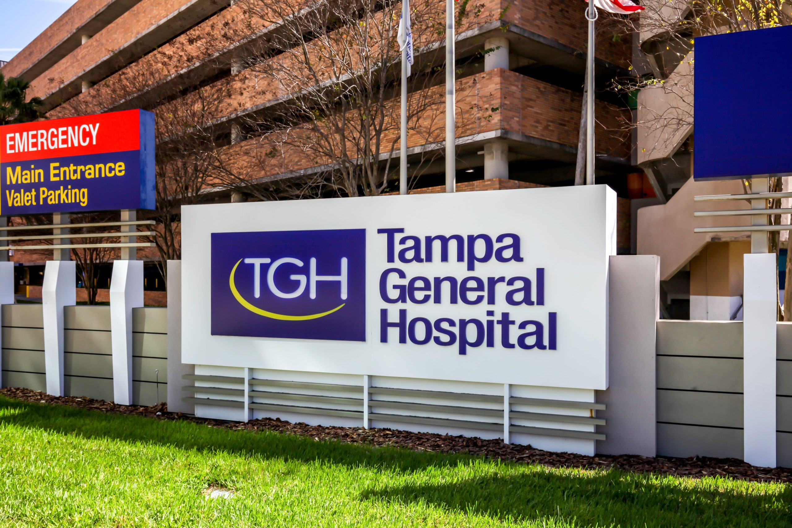 Das Tampa General Hospital steht gegen Hurrikan Helene mit Aquella
