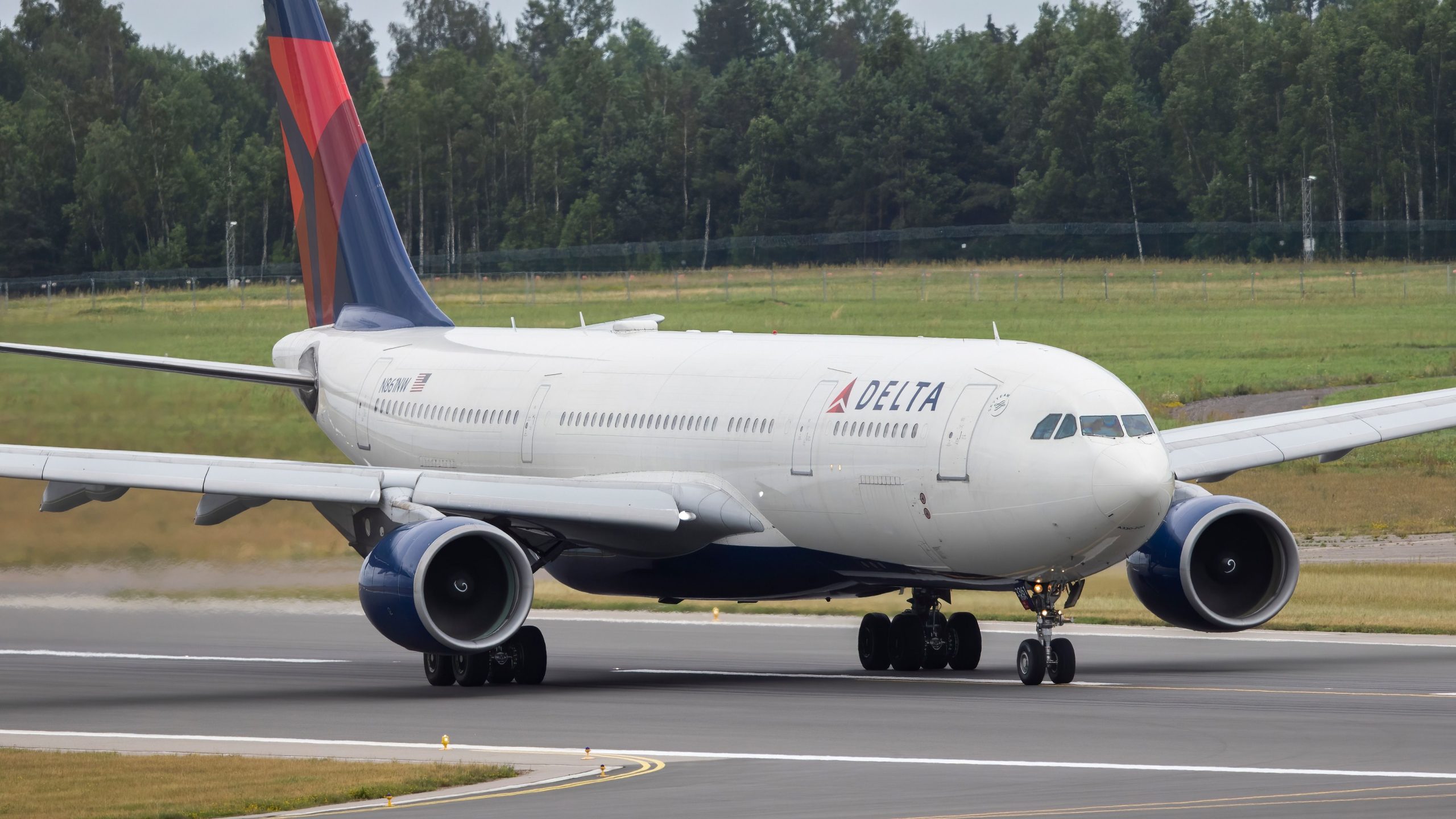 Die Landebahnleuchten haben während der Delta Air Lines Airbus A330-200 Notlandung in Syrakus „nicht funktionieren“