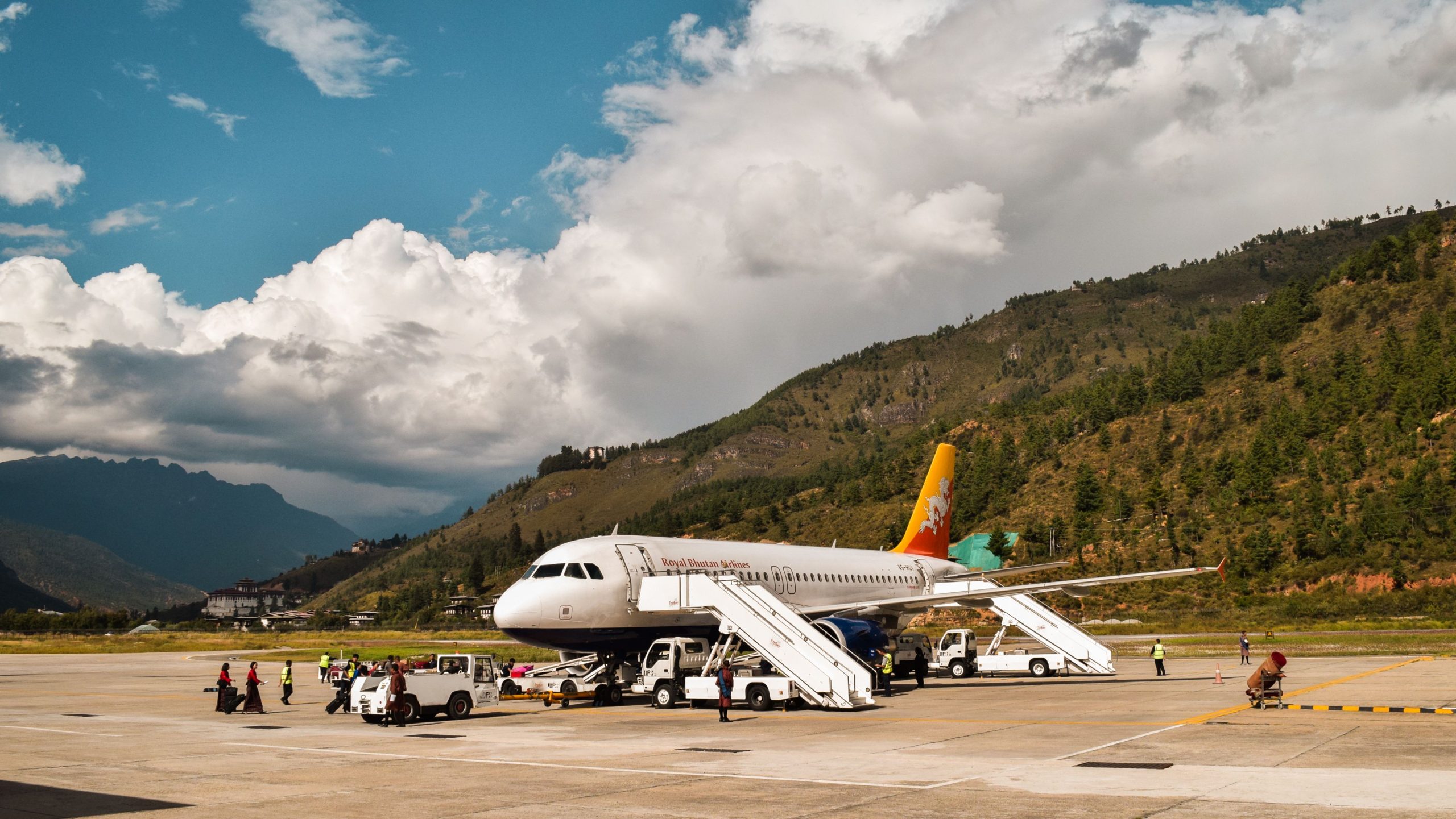 Warum so wenige Piloten am Bhutans Paro 