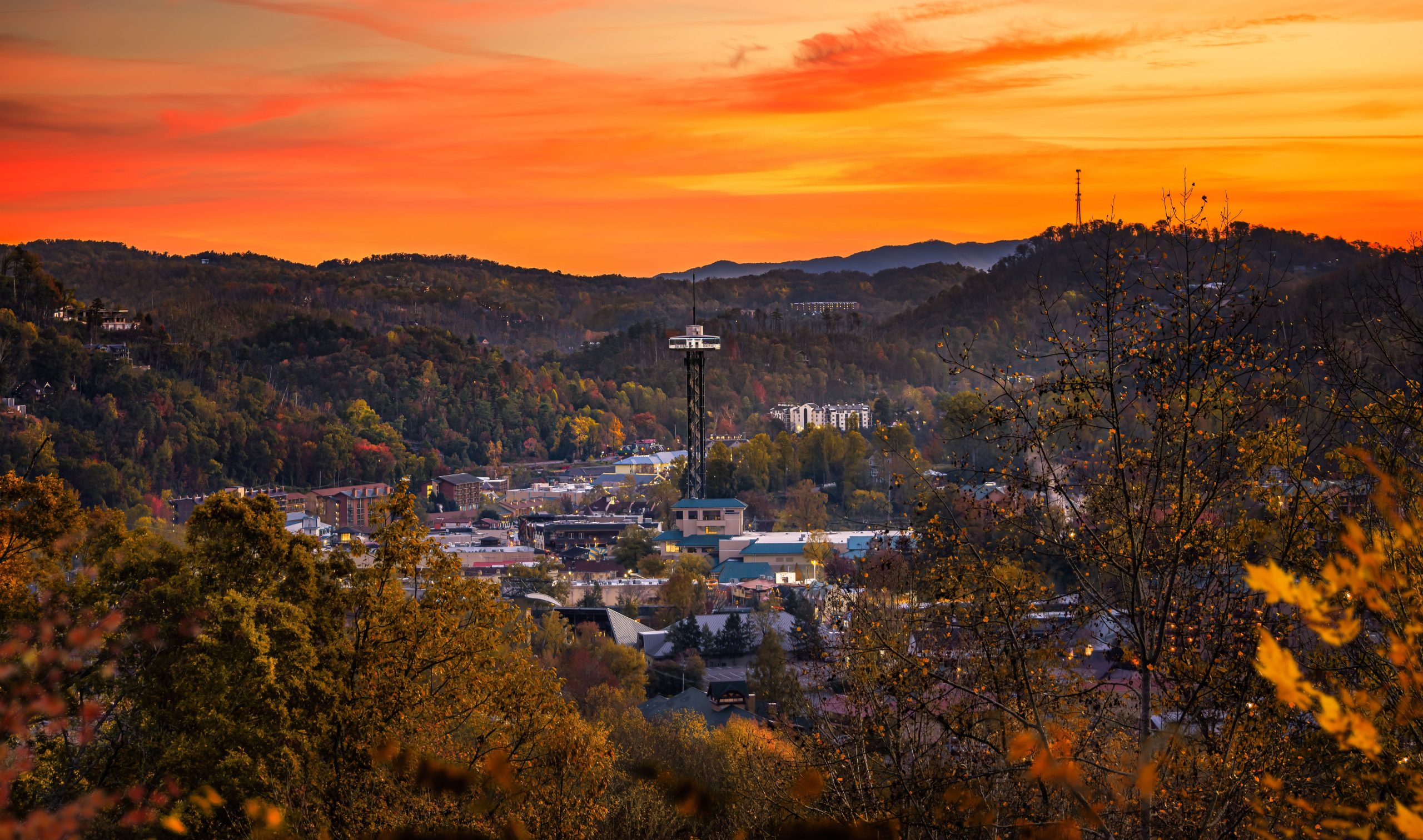 7 Beste Blue Ridge Mountainstädte in Tennessee für Herbstlaub