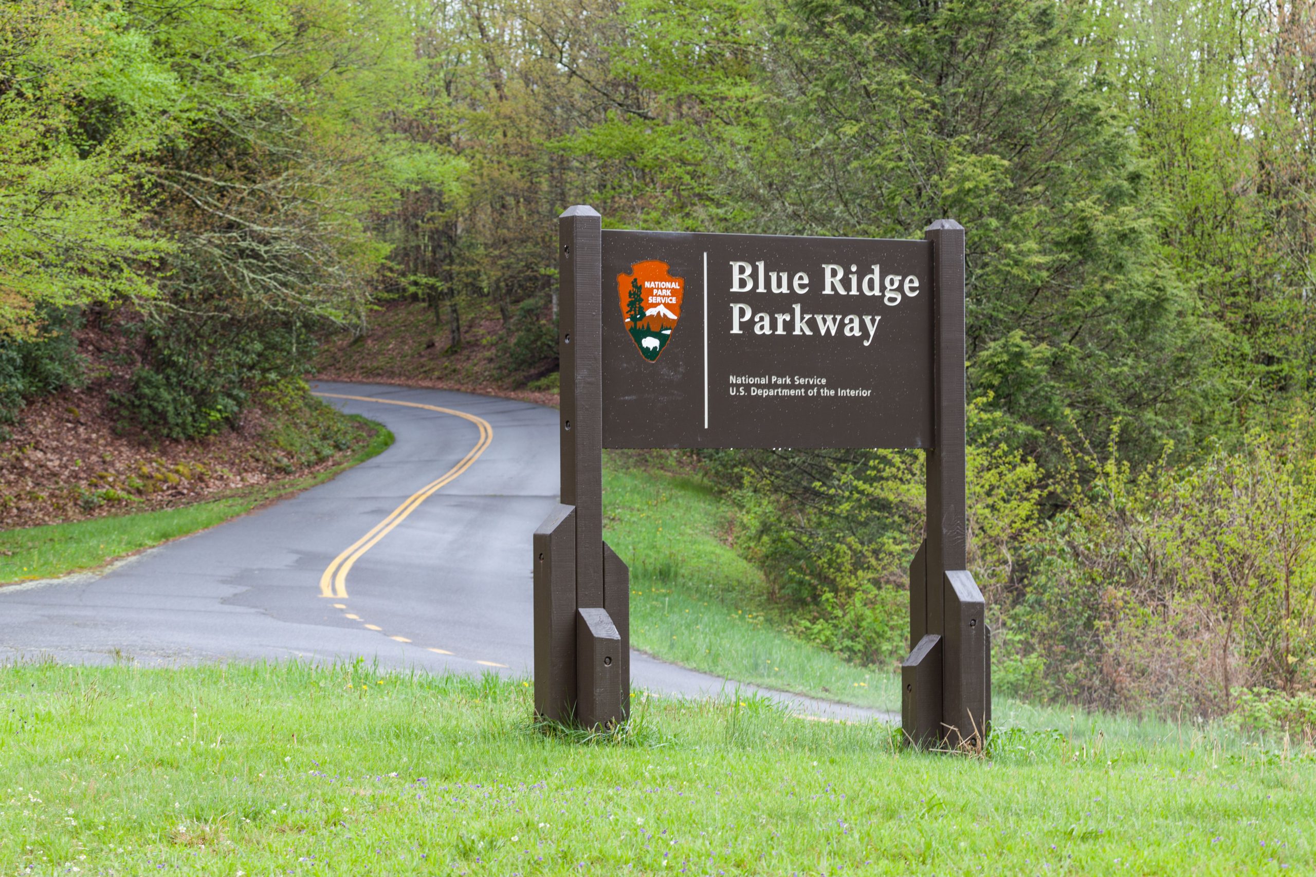 Die Besucher des Blue Ridge Parkway werden wegen einer neun Meilen langen Schließung und einem Umweg gewarnt