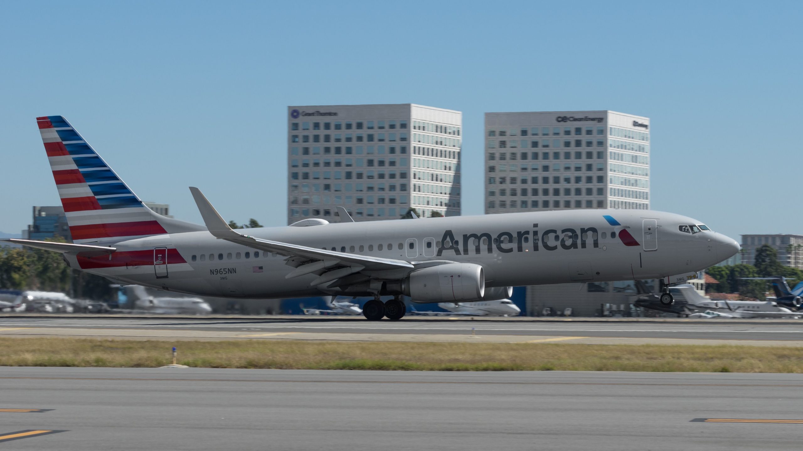 "Dies ist auf ihnen": Passagier schlägt American Airlines, nachdem er in Obdachlosenlagern geprüfte Taschen gefunden hatte