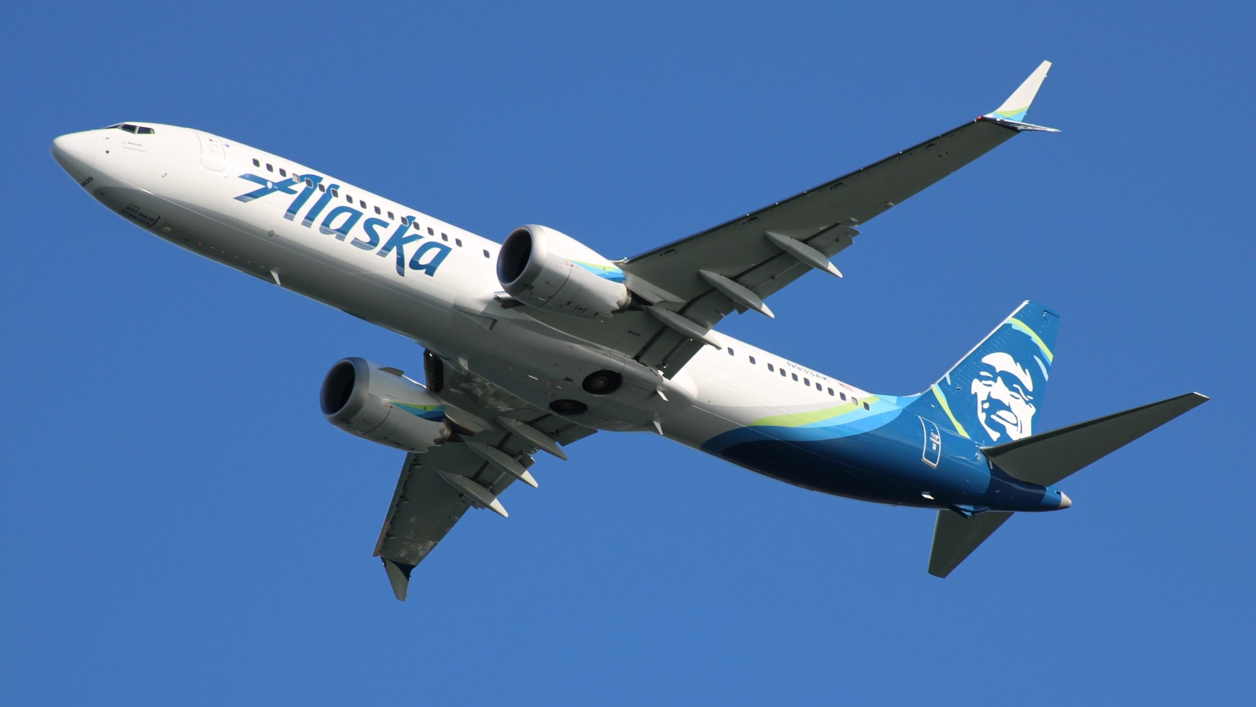 Alaska Airlines Boeing 737 Max 9 kehrt nach dem Vogelschlag nach Portland zurück