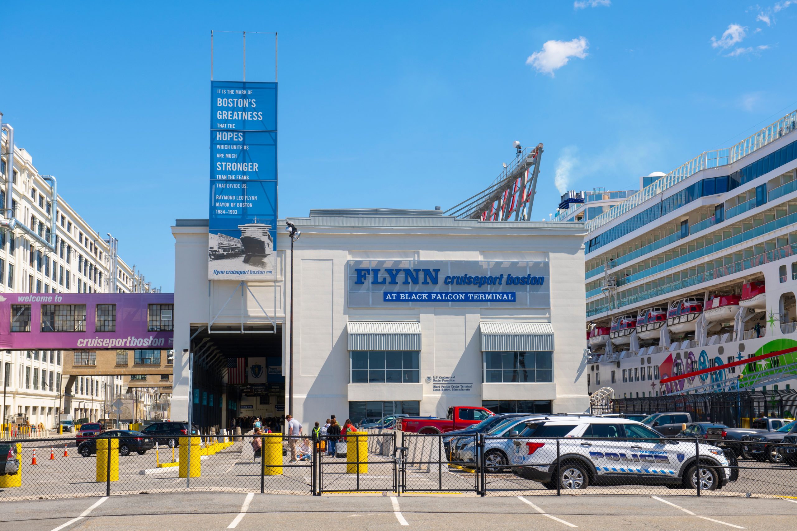 Die Kreuzfahrt nach Flynn Cruiseport in Boston wird kurz vor dem teureren