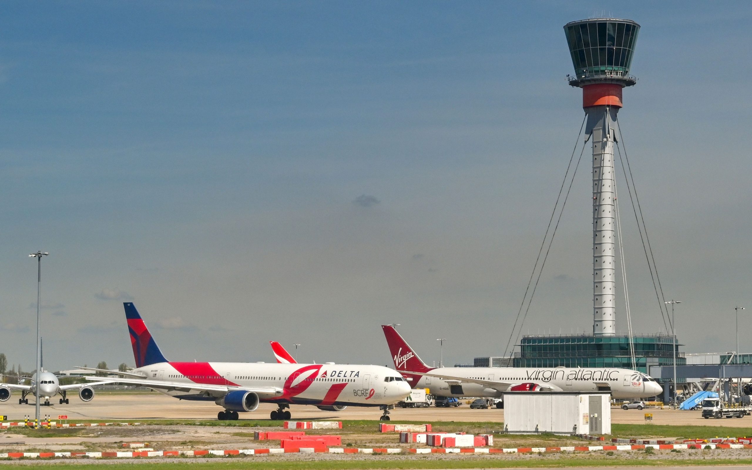 Delta Air Lines &amp; Virgin Atlantic Feiern Sie 10 Jahre transatlantisches Joint Venture