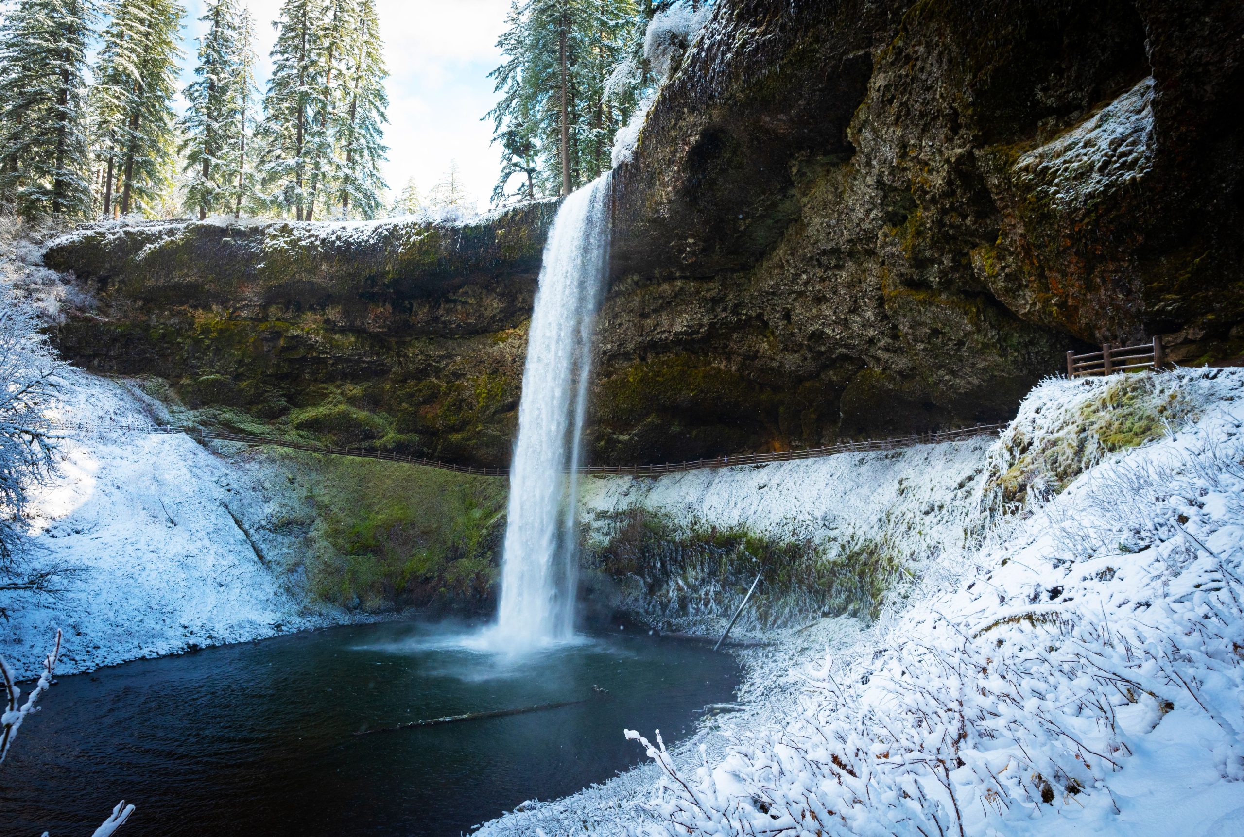 Oregons charmanteste Stadt, die in diesem Winter besucht werden kann, hat einen Top State Park vor der Haustür
