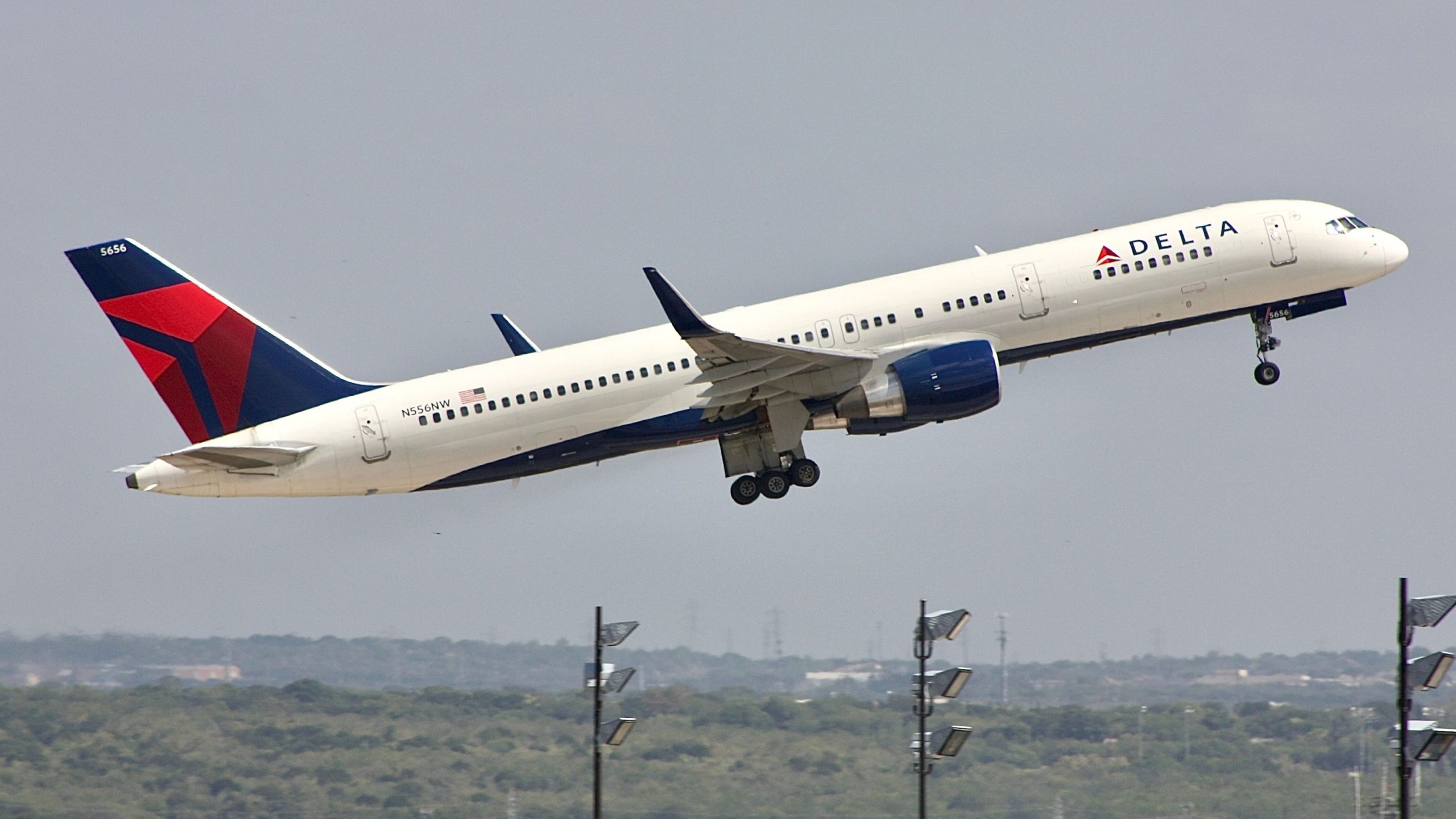 Stornierungen im Wert von einem Jahr an einem Wochenende: Delta Air Lines, die jetzt untersucht werden